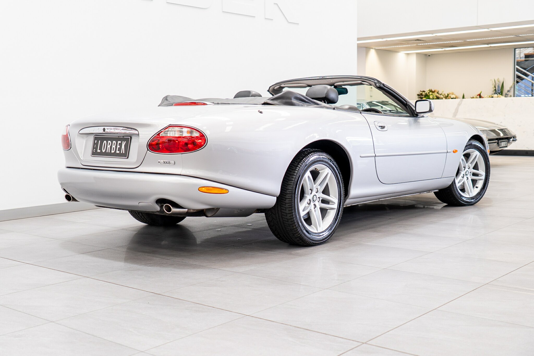 2002 JAGUAR XK8 MY03 6 SP AUTOMATIC 2D CONVERTIBLE