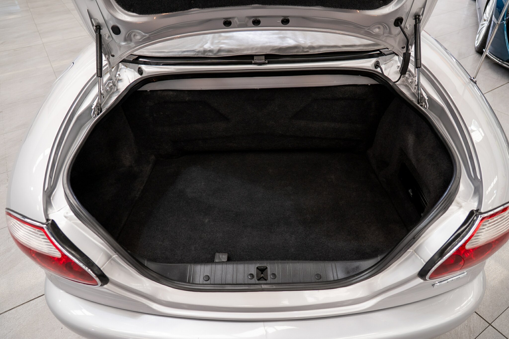 2002 JAGUAR XK8 MY03 6 SP AUTOMATIC 2D CONVERTIBLE