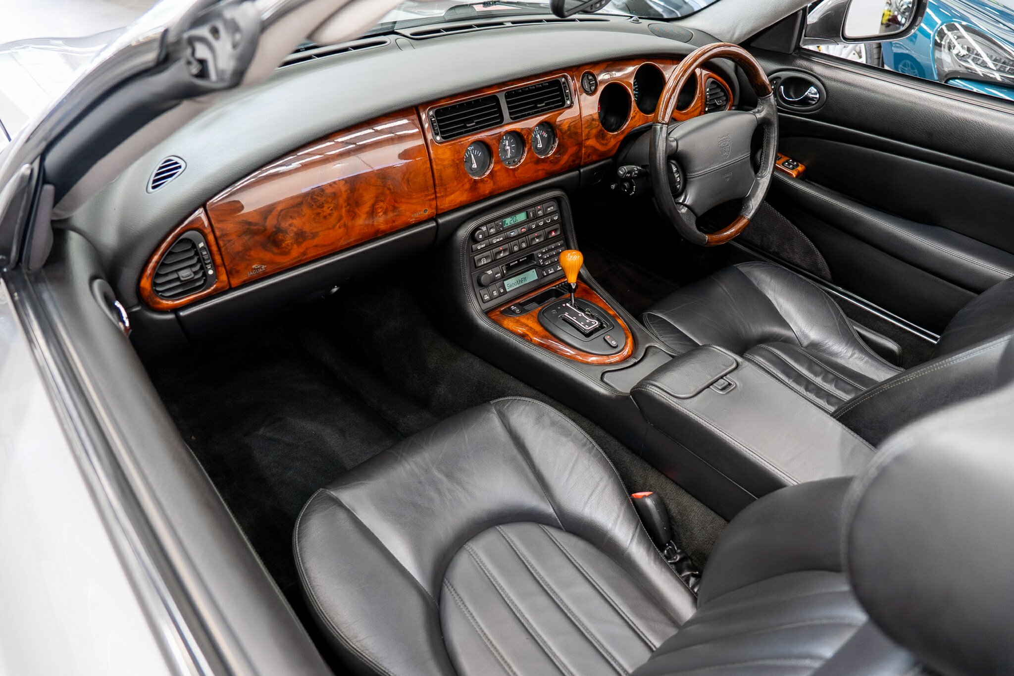 2002 JAGUAR XK8 MY03 6 SP AUTOMATIC 2D CONVERTIBLE
