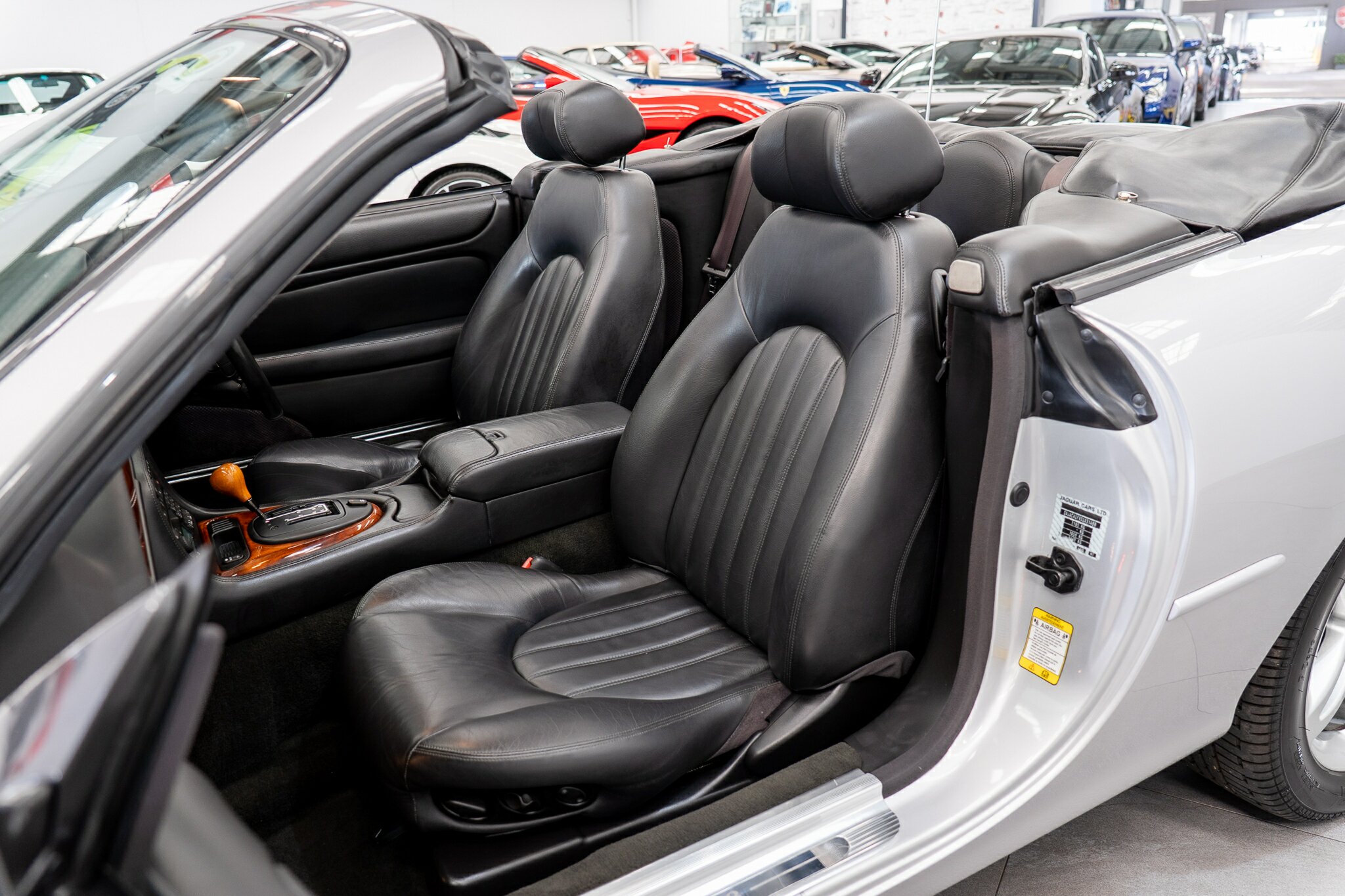 2002 JAGUAR XK8 MY03 6 SP AUTOMATIC 2D CONVERTIBLE