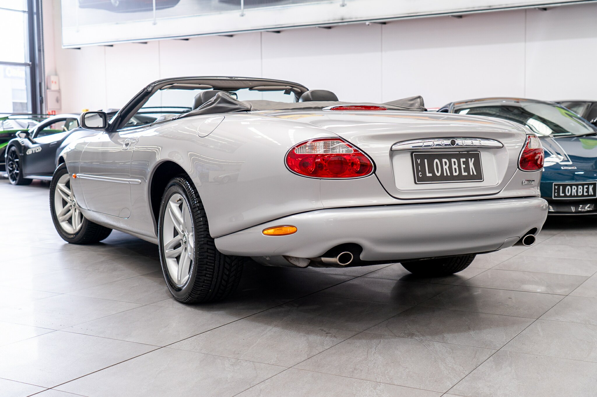 2002 JAGUAR XK8 MY03 6 SP AUTOMATIC 2D CONVERTIBLE