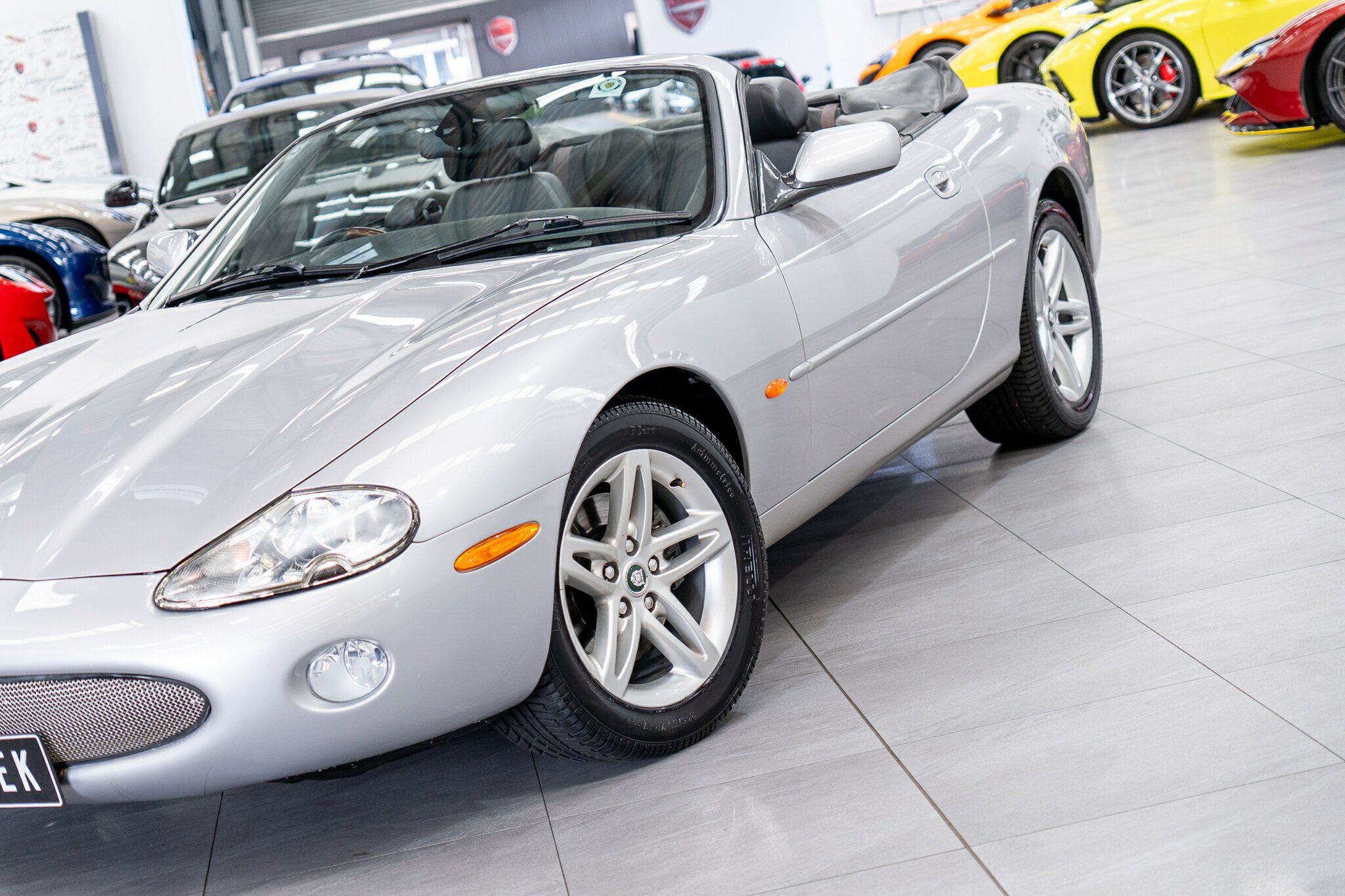 2002 JAGUAR XK8 MY03 6 SP AUTOMATIC 2D CONVERTIBLE