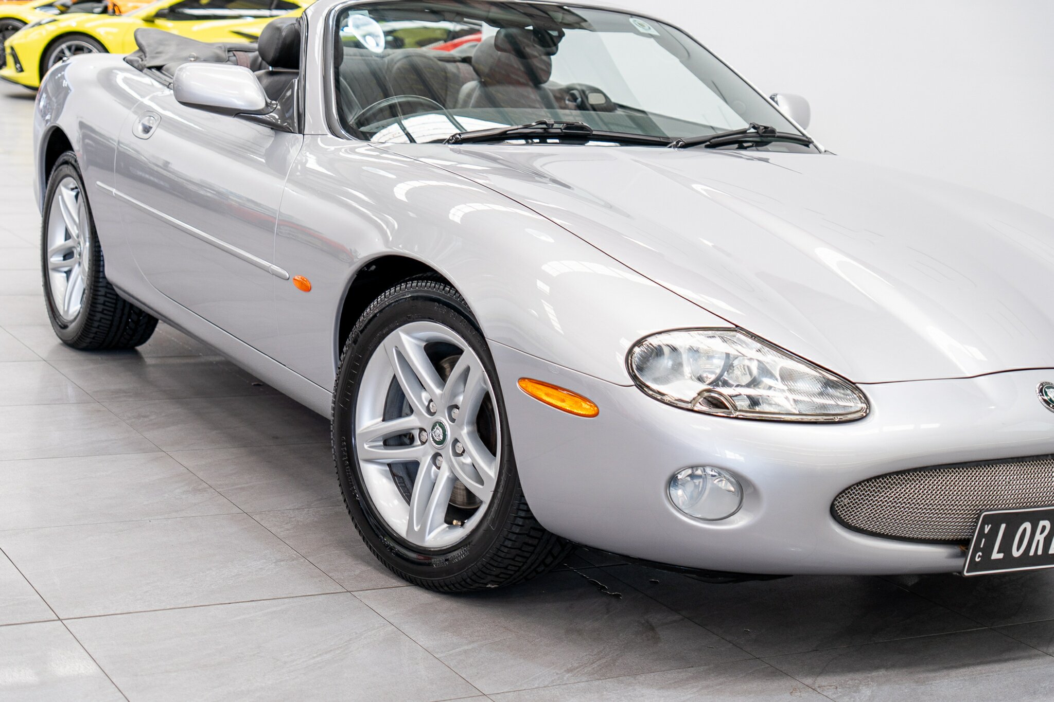 2002 JAGUAR XK8 MY03 6 SP AUTOMATIC 2D CONVERTIBLE