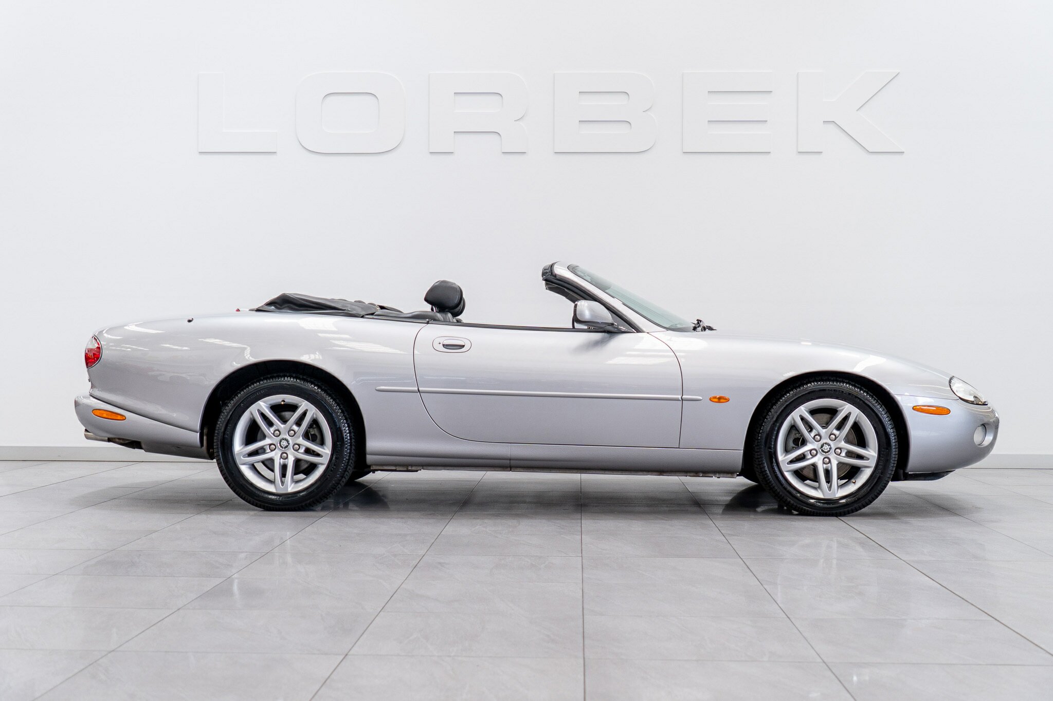 2002 JAGUAR XK8 MY03 6 SP AUTOMATIC 2D CONVERTIBLE