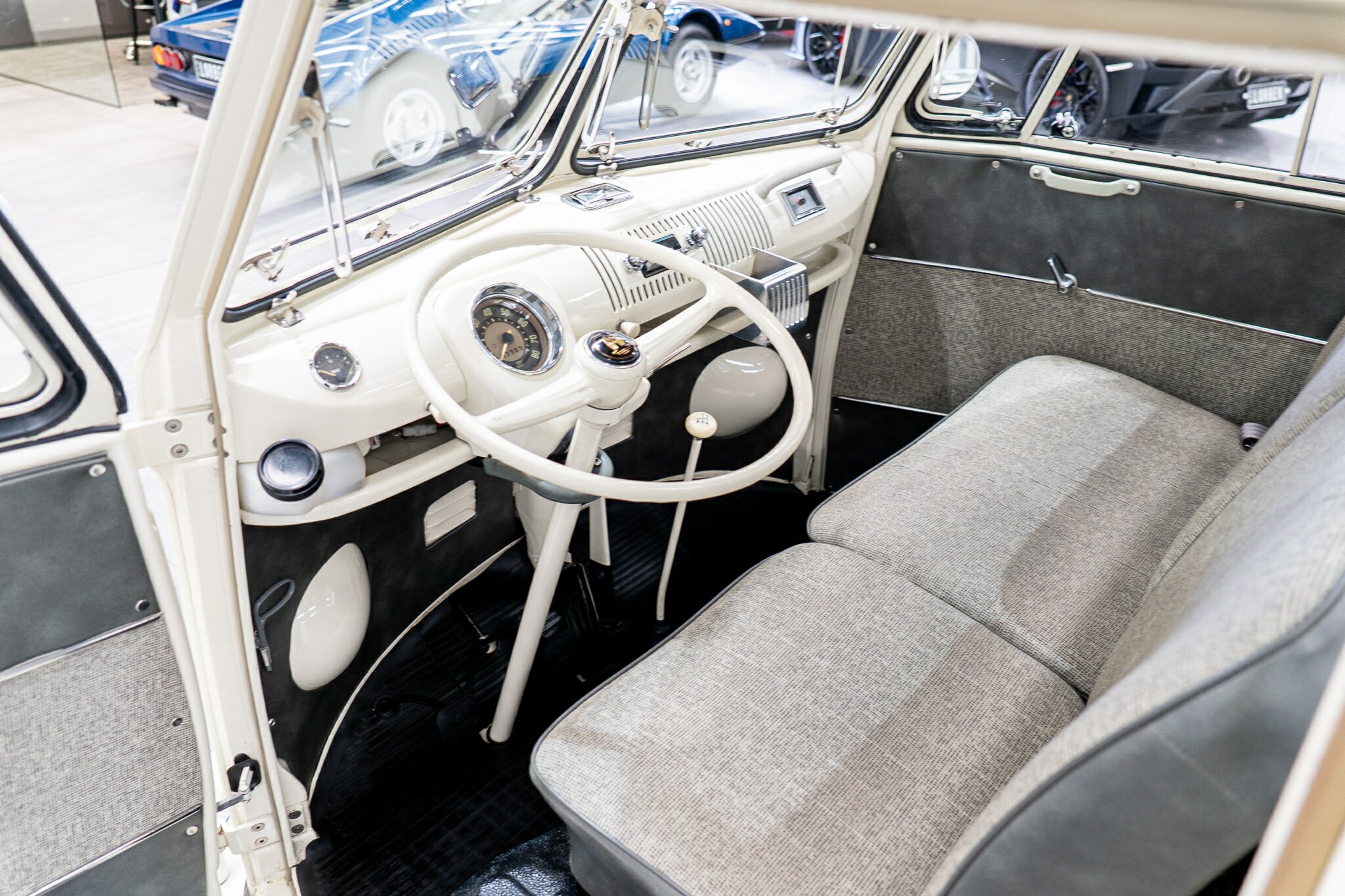 1966 VOLKSWAGEN KOMBI 4 SP MANUAL VAN