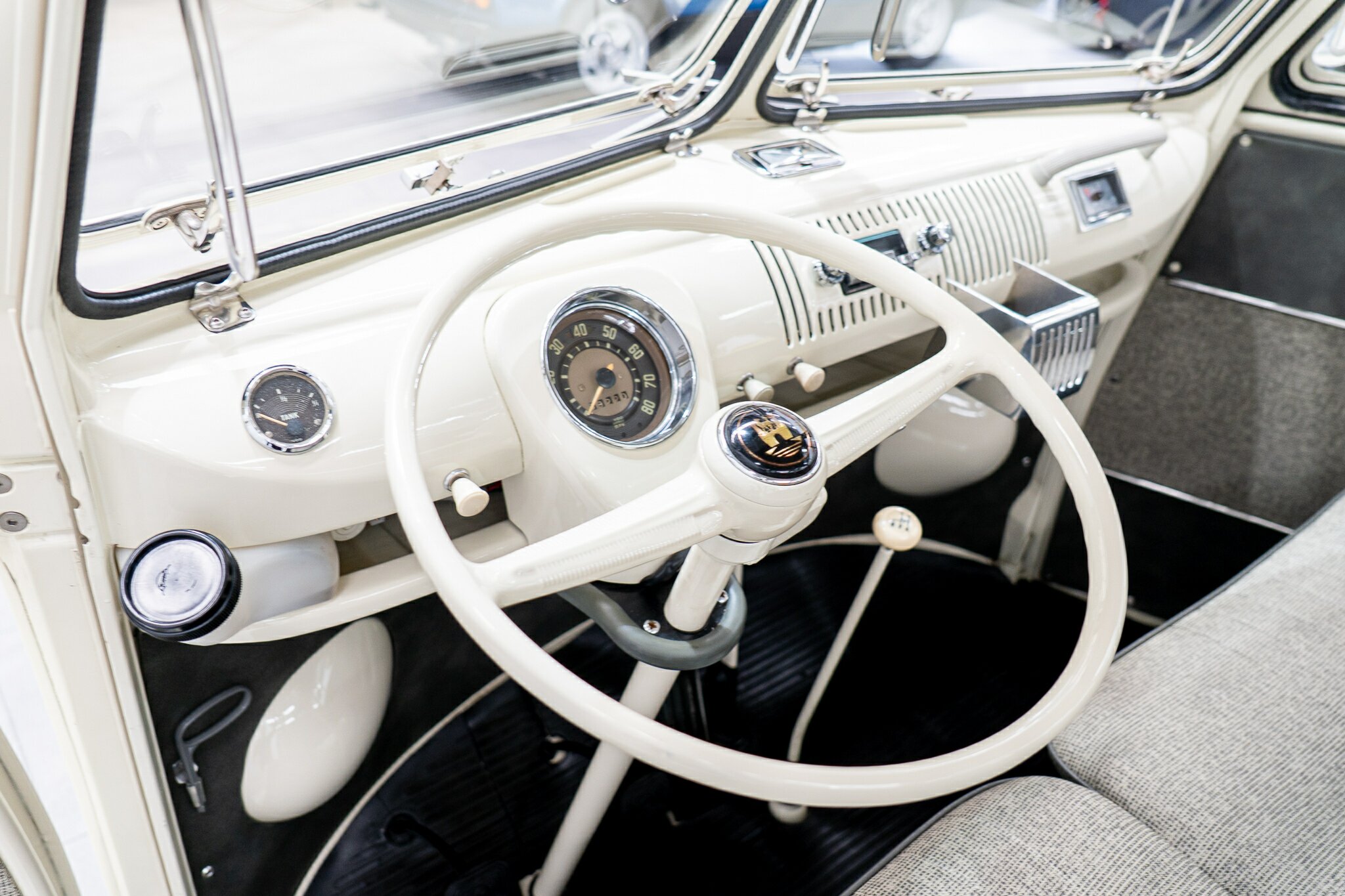 1966 VOLKSWAGEN KOMBI 4 SP MANUAL VAN