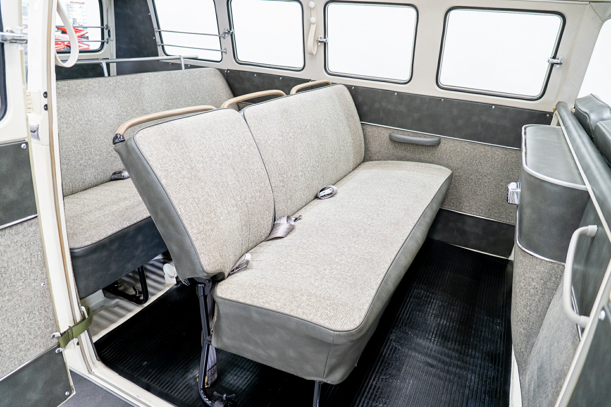 1966 VOLKSWAGEN KOMBI 4 SP MANUAL VAN