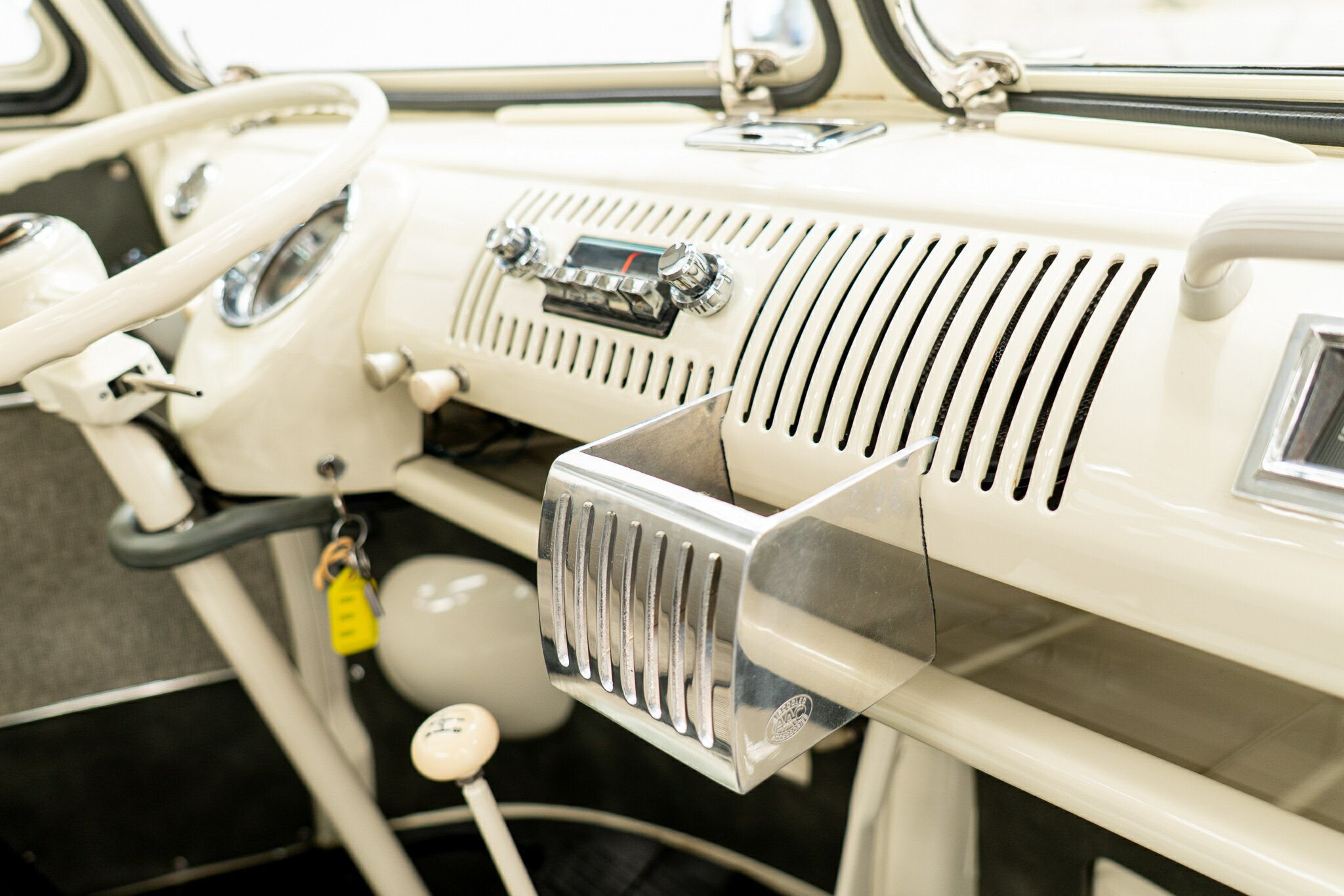 1966 VOLKSWAGEN KOMBI 4 SP MANUAL VAN