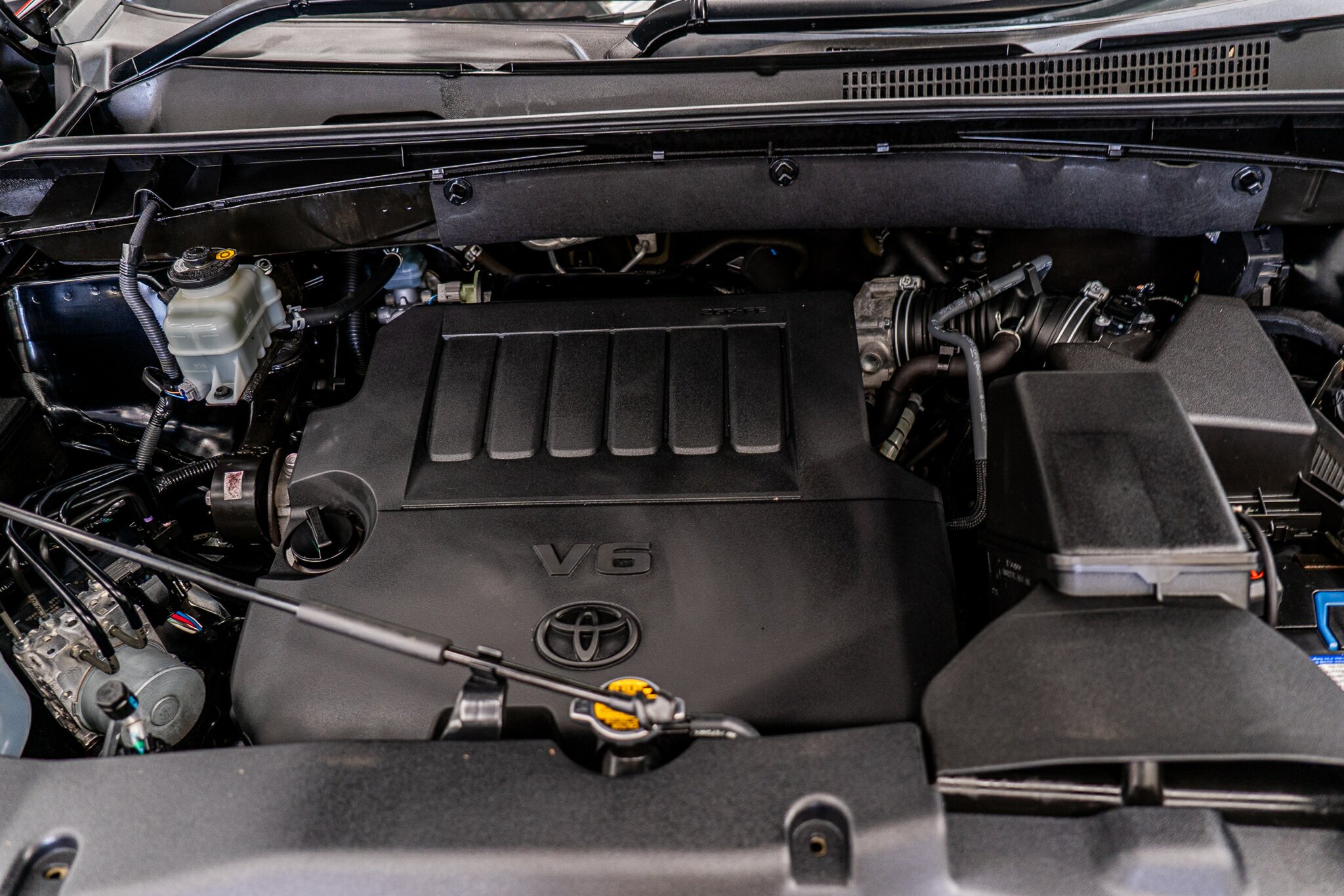 2015 TOYOTA KLUGER GSU50R GX (4X2) 6 SP AUTOMATIC 4D WAGON
