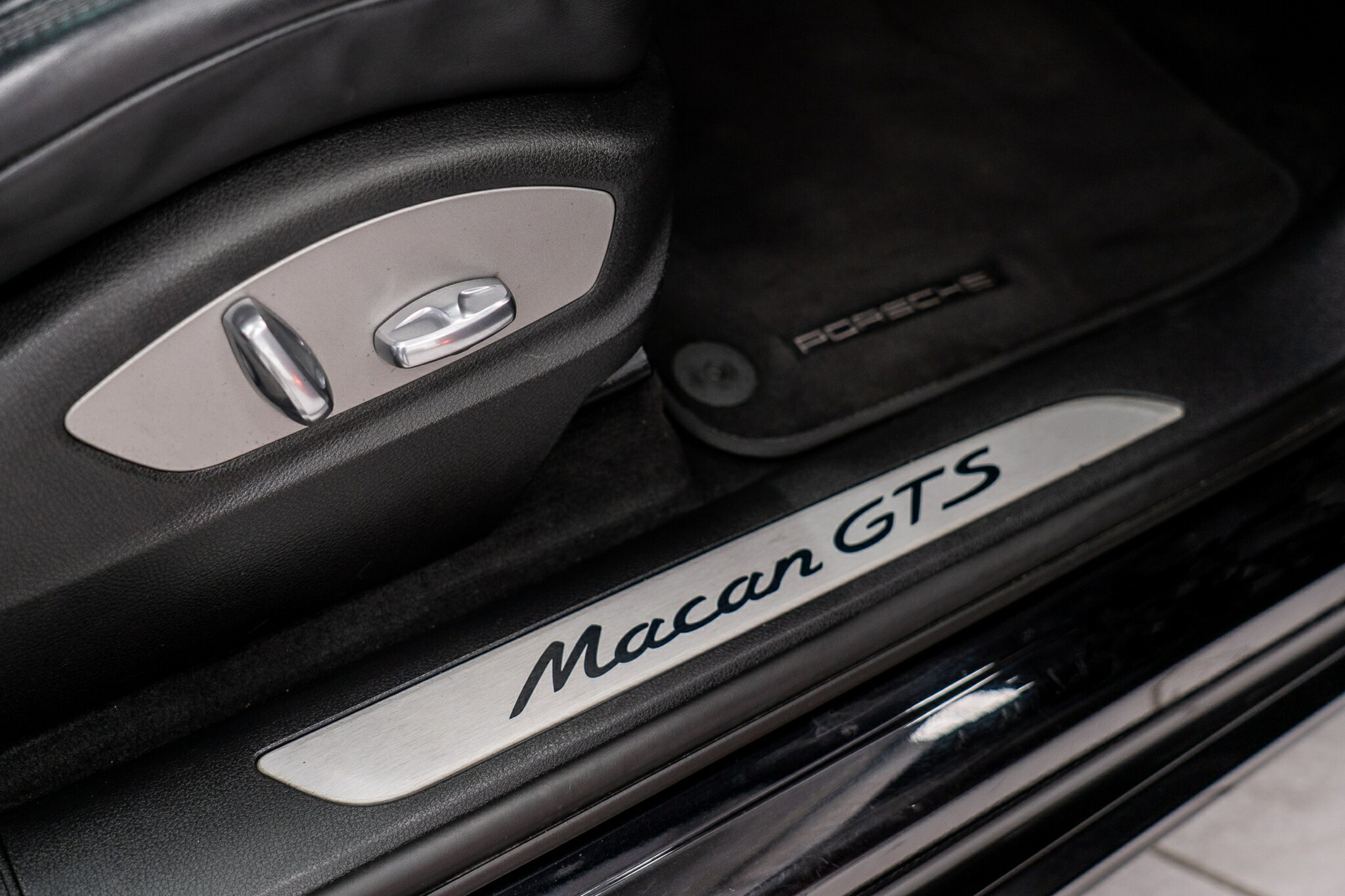 2016 PORSCHE MACAN MY17 GTS 7 SP AUTO DUAL CLUTCH 4D WAGON