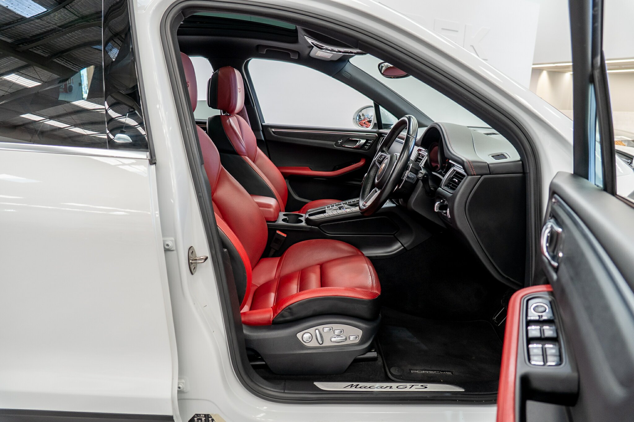 2016 PORSCHE MACAN MY17 GTS 7 SP AUTO DUAL CLUTCH 4D WAGON