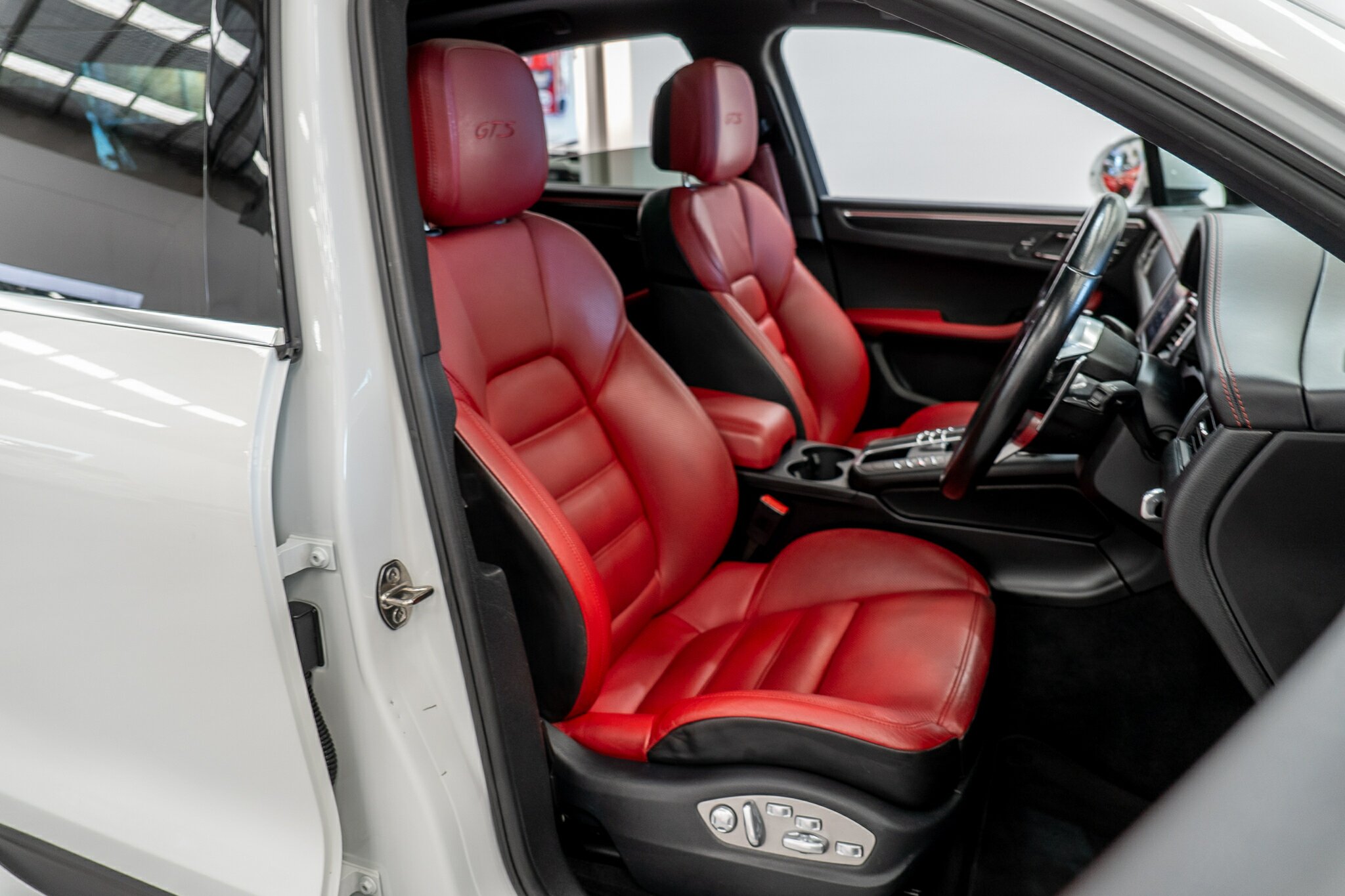 2016 PORSCHE MACAN MY17 GTS 7 SP AUTO DUAL CLUTCH 4D WAGON
