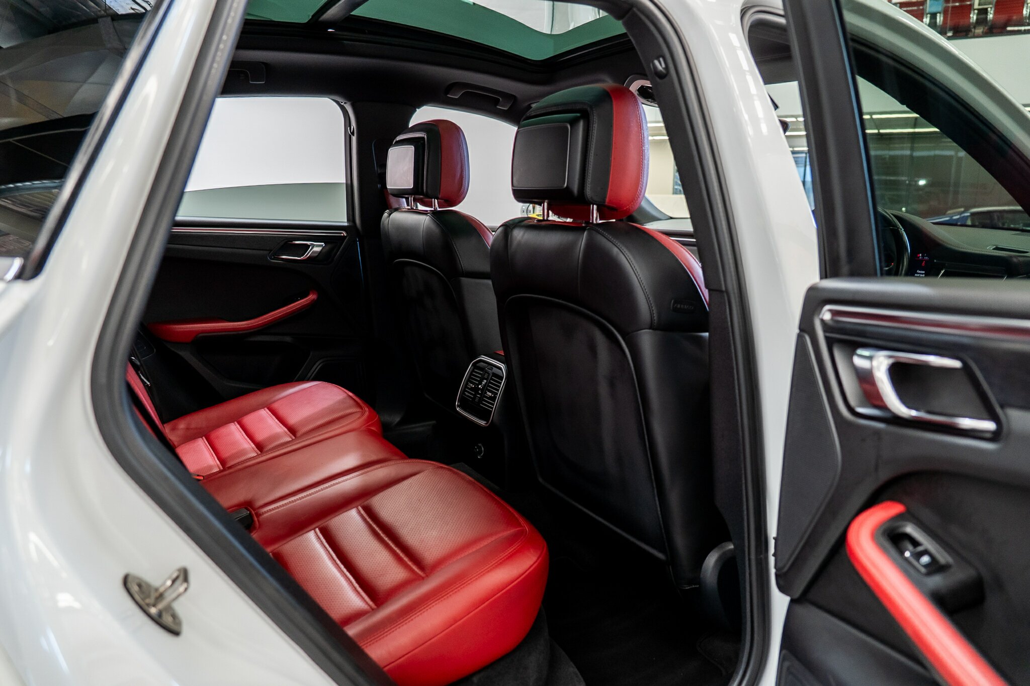 2016 PORSCHE MACAN MY17 GTS 7 SP AUTO DUAL CLUTCH 4D WAGON