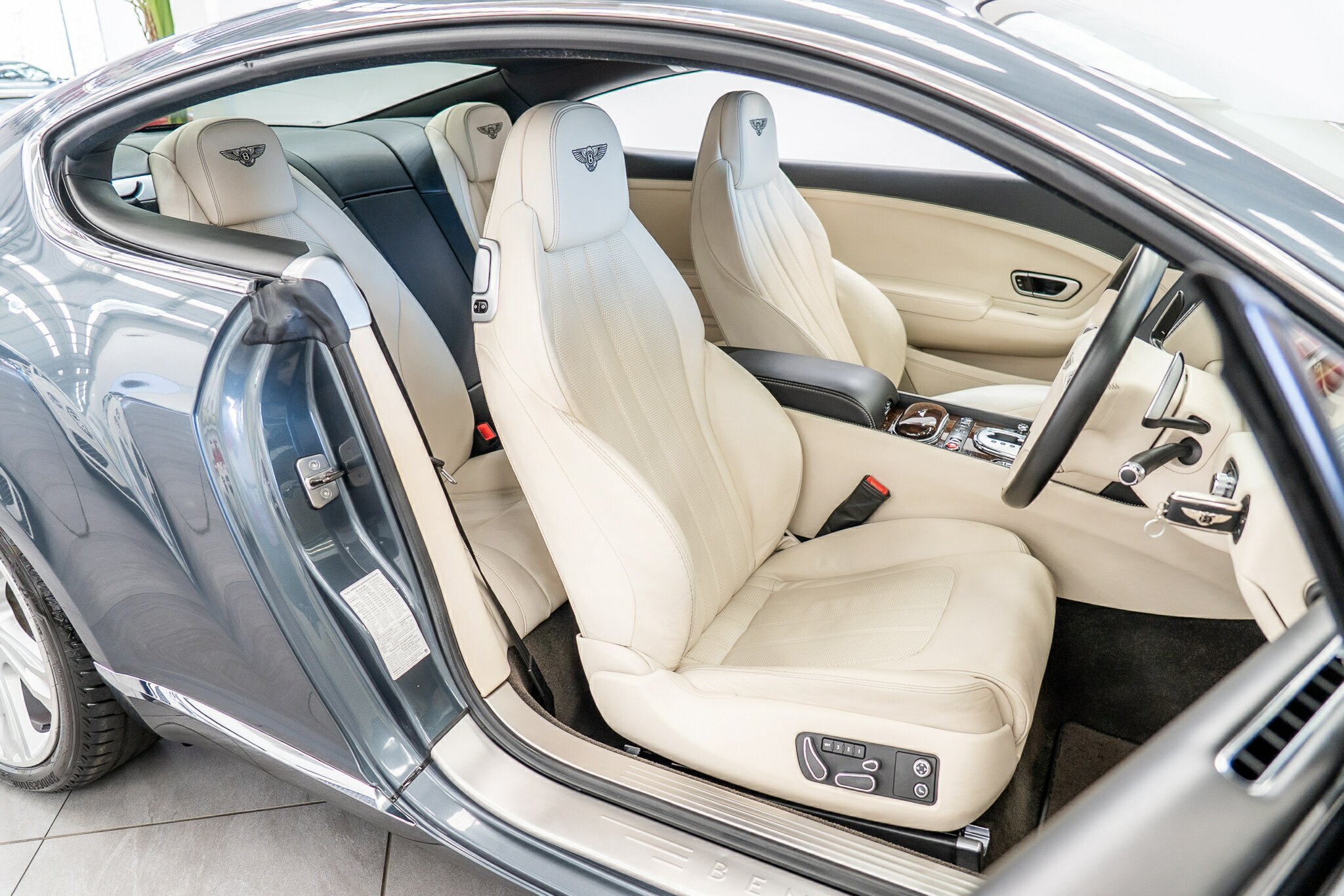 2012 BENTLEY CONTINENTAL 3W MY13 GT V8 8 SP AUTOMATIC SEQUENTIAL SEDAN