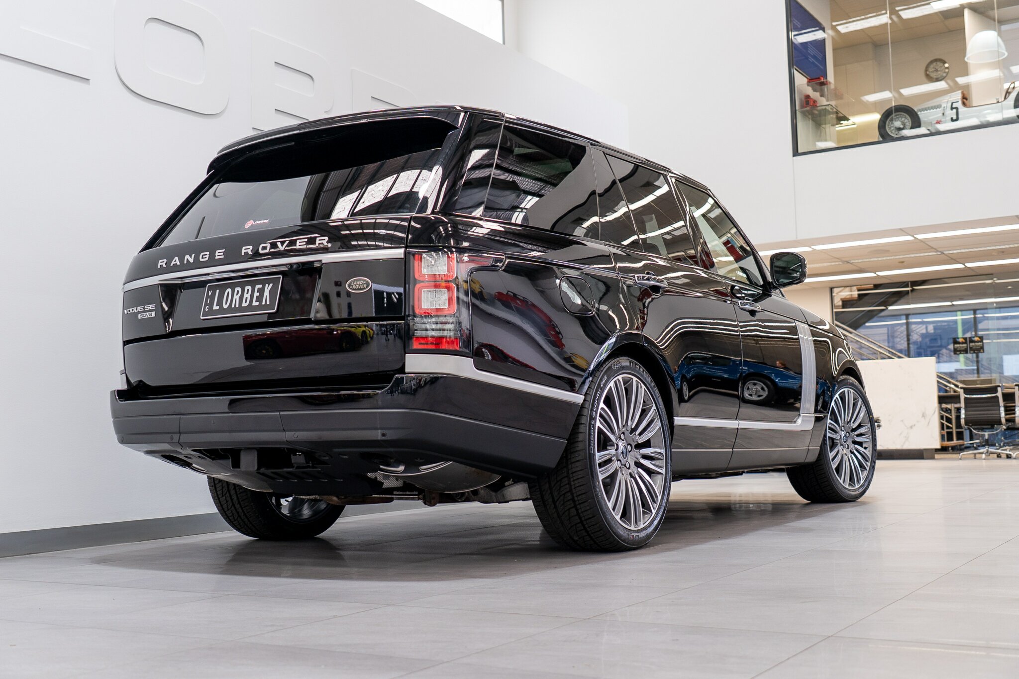 2017 RANGE ROVER RANGE ROVER LG MY17 VOGUE SE SDV8 8 SP AUTOMATIC 4D WAGON
