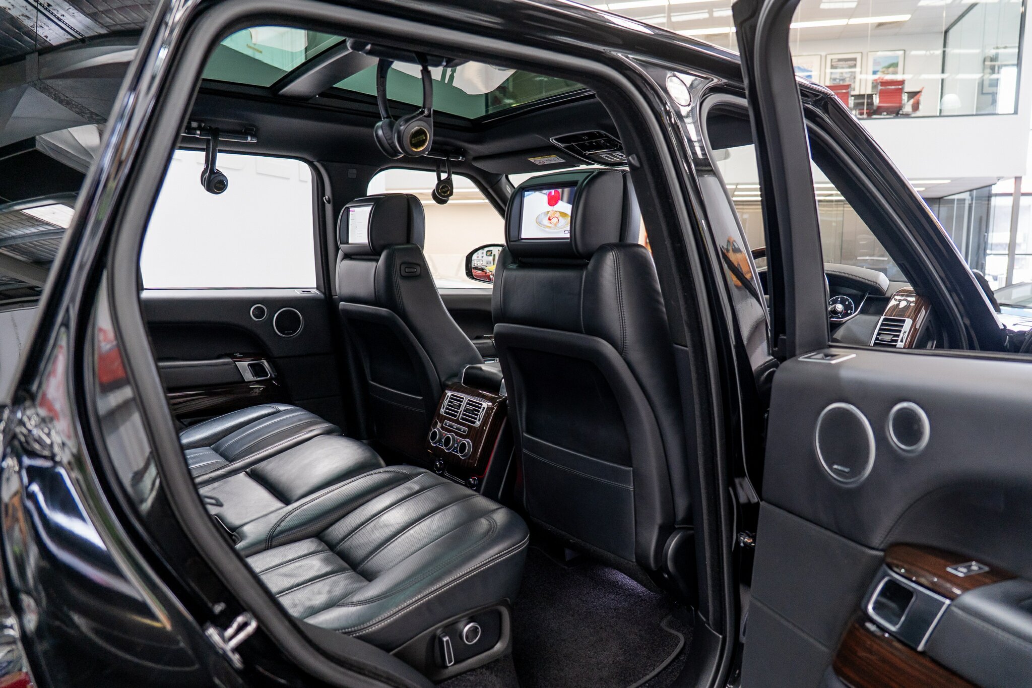 2017 RANGE ROVER RANGE ROVER LG MY17 VOGUE SE SDV8 8 SP AUTOMATIC 4D WAGON
