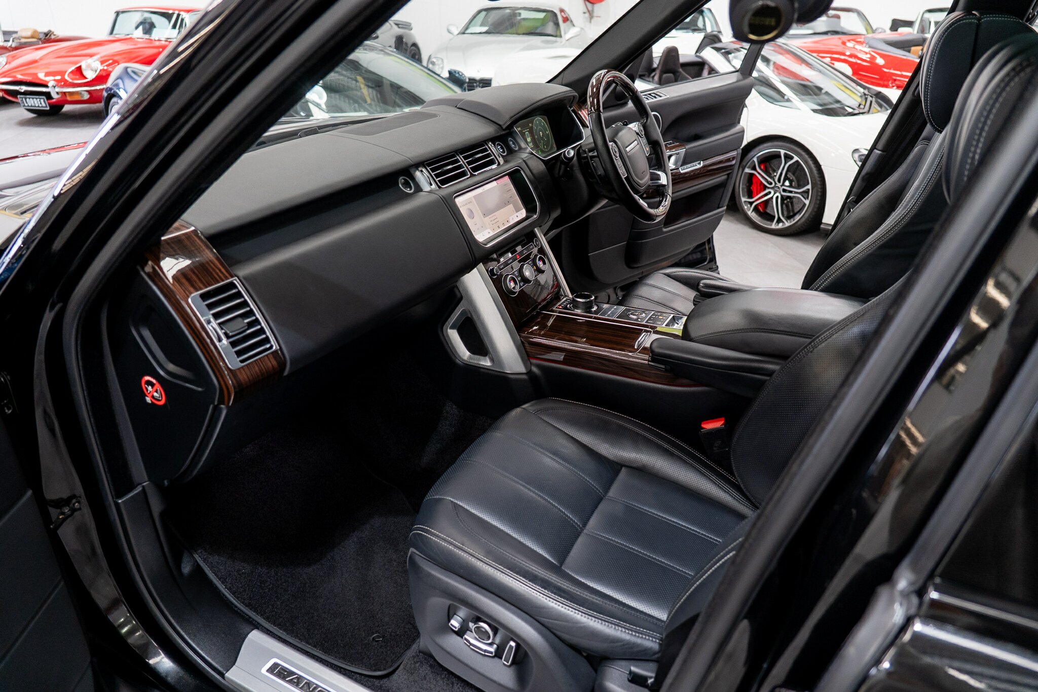 2017 RANGE ROVER RANGE ROVER LG MY17 VOGUE SE SDV8 8 SP AUTOMATIC 4D WAGON