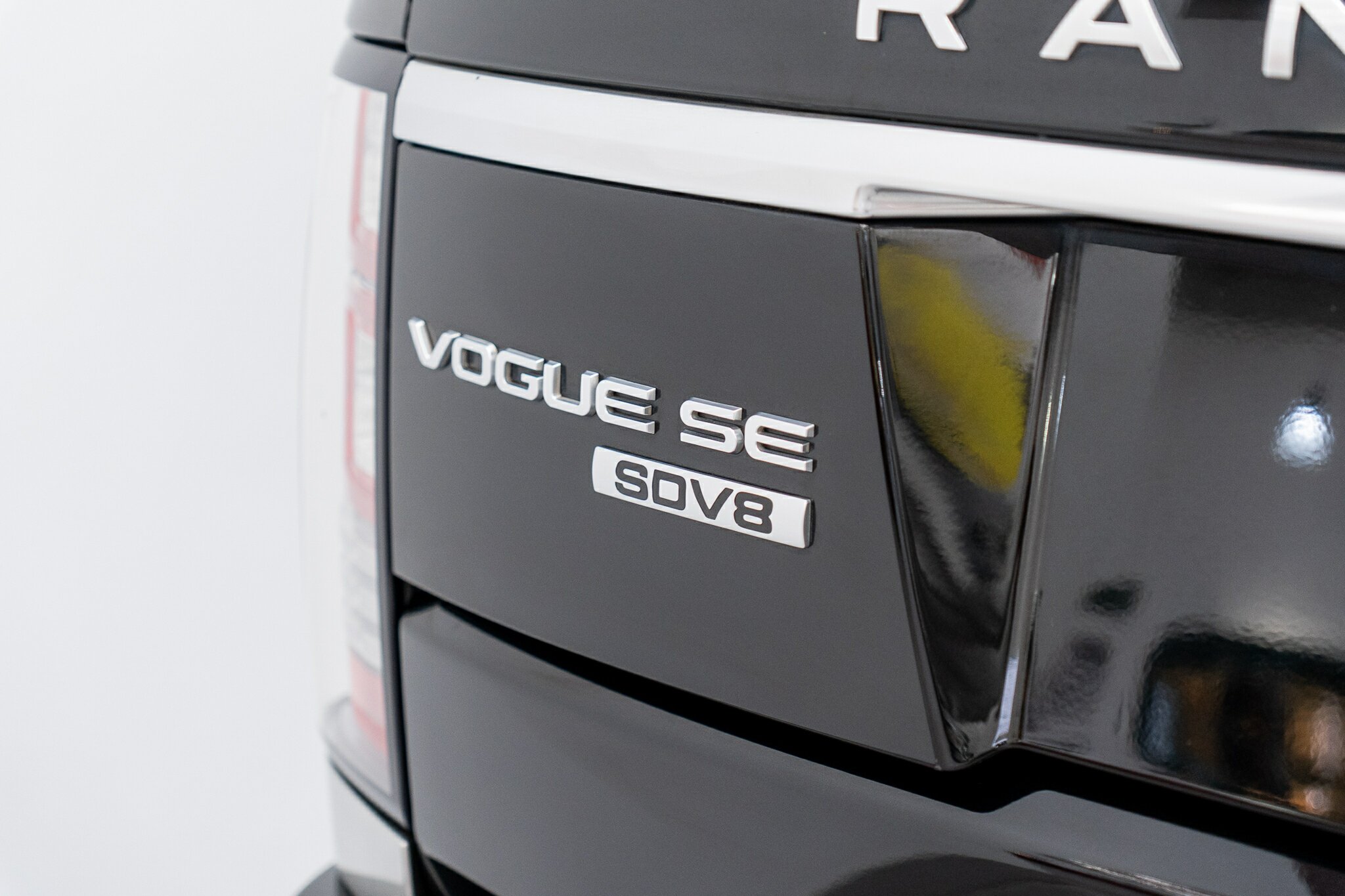 2017 RANGE ROVER RANGE ROVER LG MY17 VOGUE SE SDV8 8 SP AUTOMATIC 4D WAGON