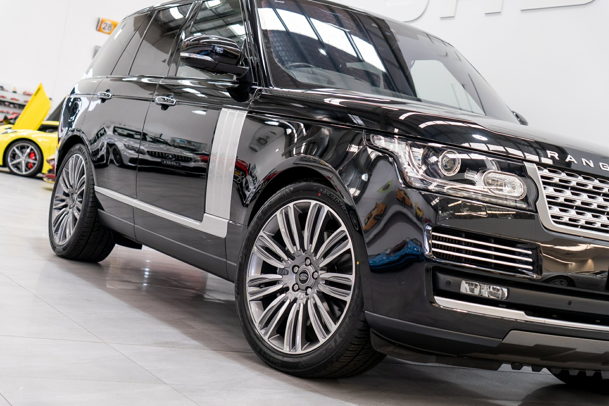 2017 RANGE ROVER RANGE ROVER LG MY17 VOGUE SE SDV8 8 SP AUTOMATIC 4D WAGON