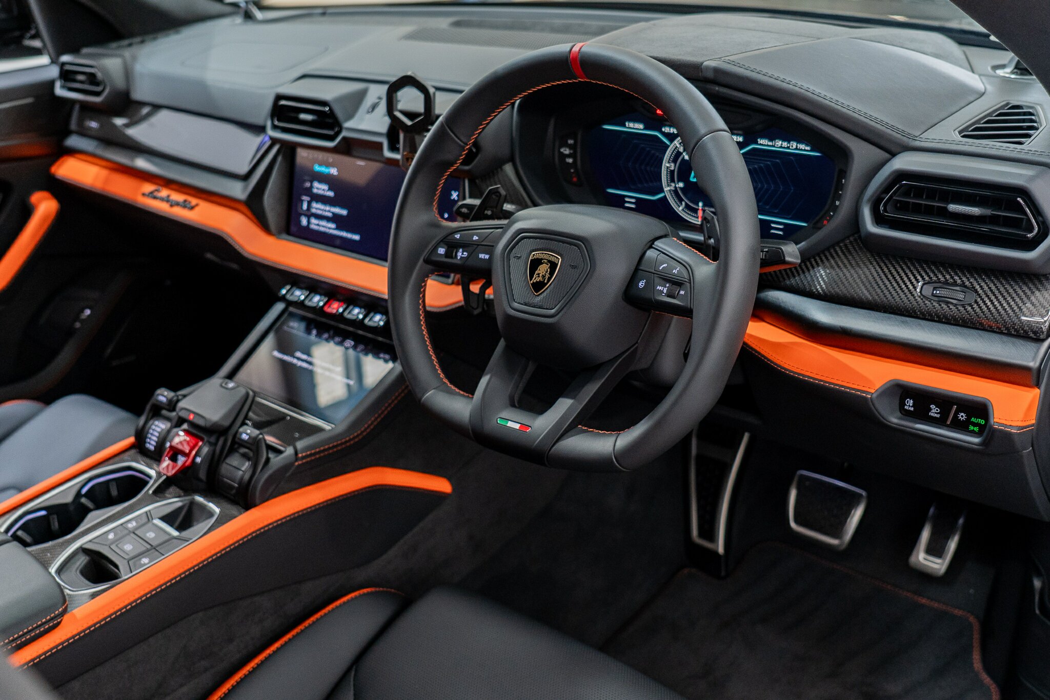 2025 LAMBORGHINI URUS 636 MY19 5 SEAT 8 SP AUTOMATIC 4D WAGON