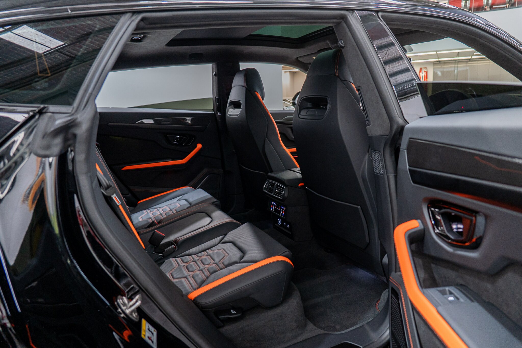 2025 LAMBORGHINI URUS 636 MY19 5 SEAT 8 SP AUTOMATIC 4D WAGON
