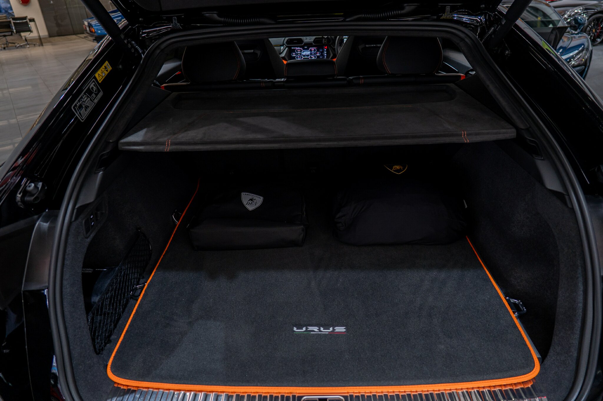 2025 LAMBORGHINI URUS 636 MY19 5 SEAT 8 SP AUTOMATIC 4D WAGON