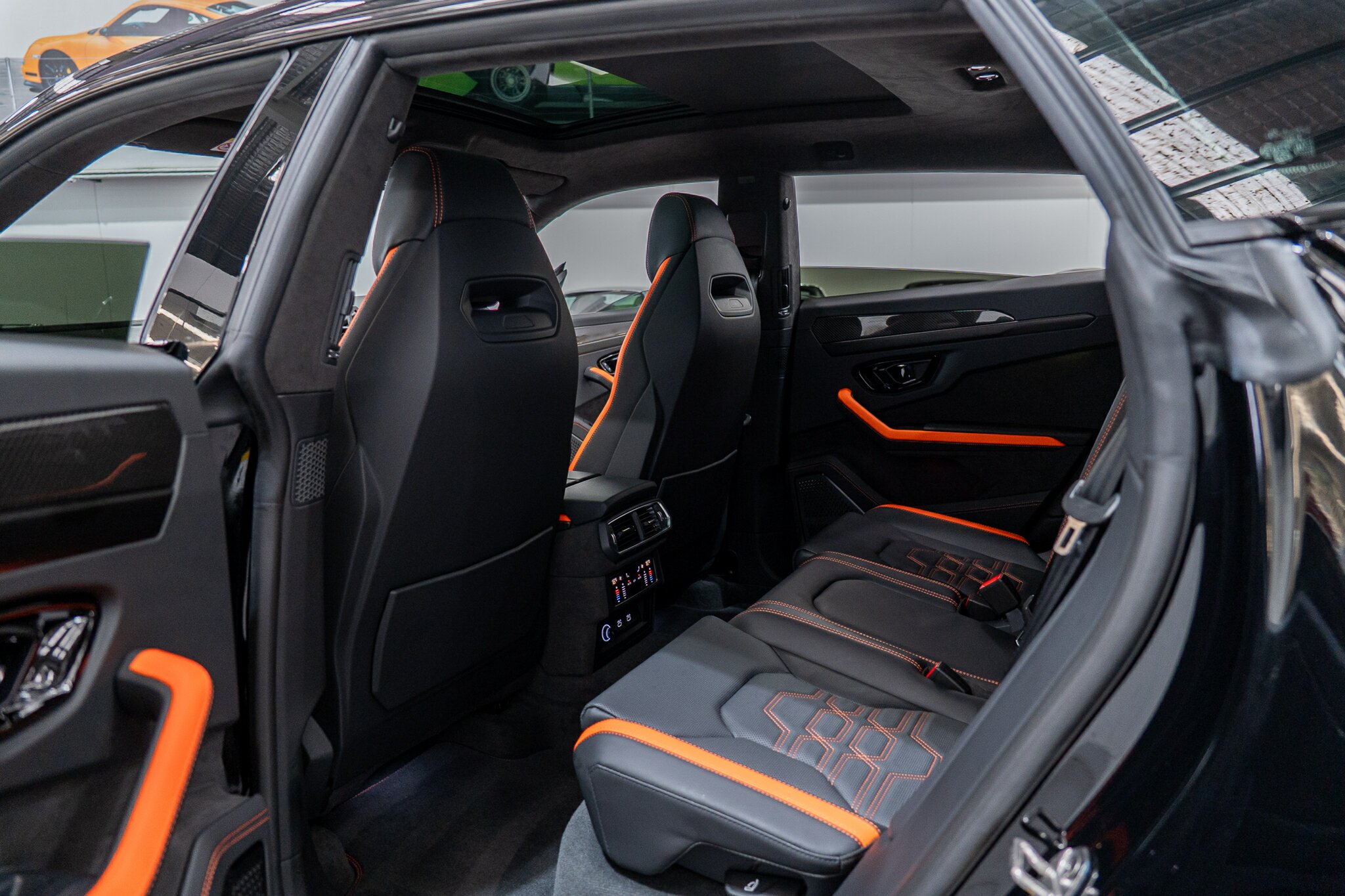 2025 LAMBORGHINI URUS 636 MY19 5 SEAT 8 SP AUTOMATIC 4D WAGON
