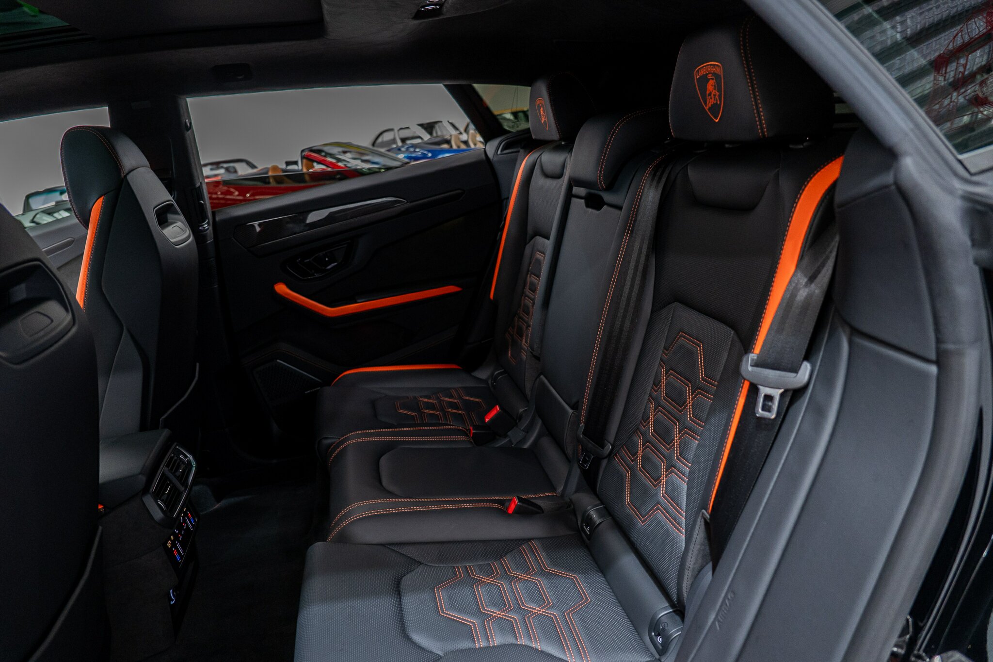2025 LAMBORGHINI URUS 636 MY19 5 SEAT 8 SP AUTOMATIC 4D WAGON