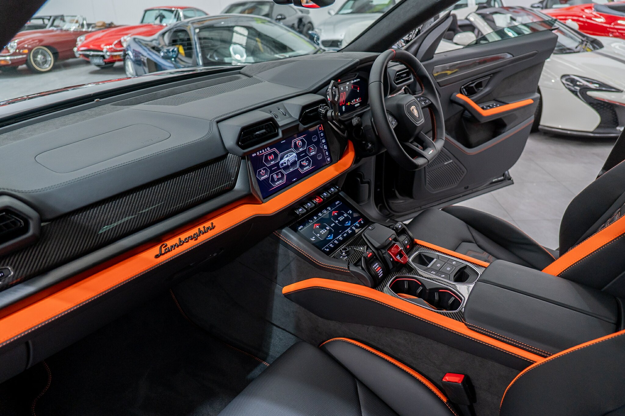 2025 LAMBORGHINI URUS 636 MY19 5 SEAT 8 SP AUTOMATIC 4D WAGON