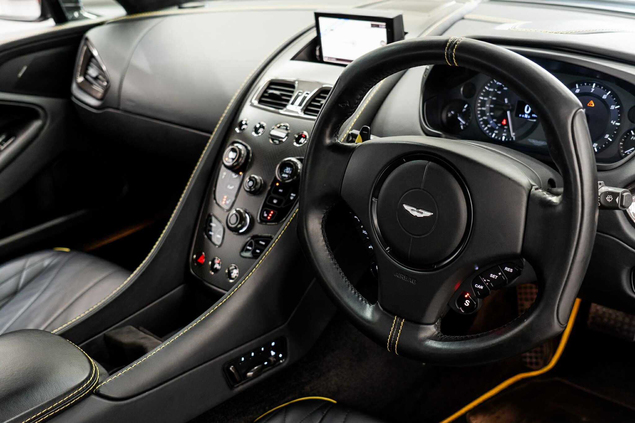 2017 ASTON MARTIN VANQUISH MY18 S 8 SP AUTOMATIC 2D SEDAN