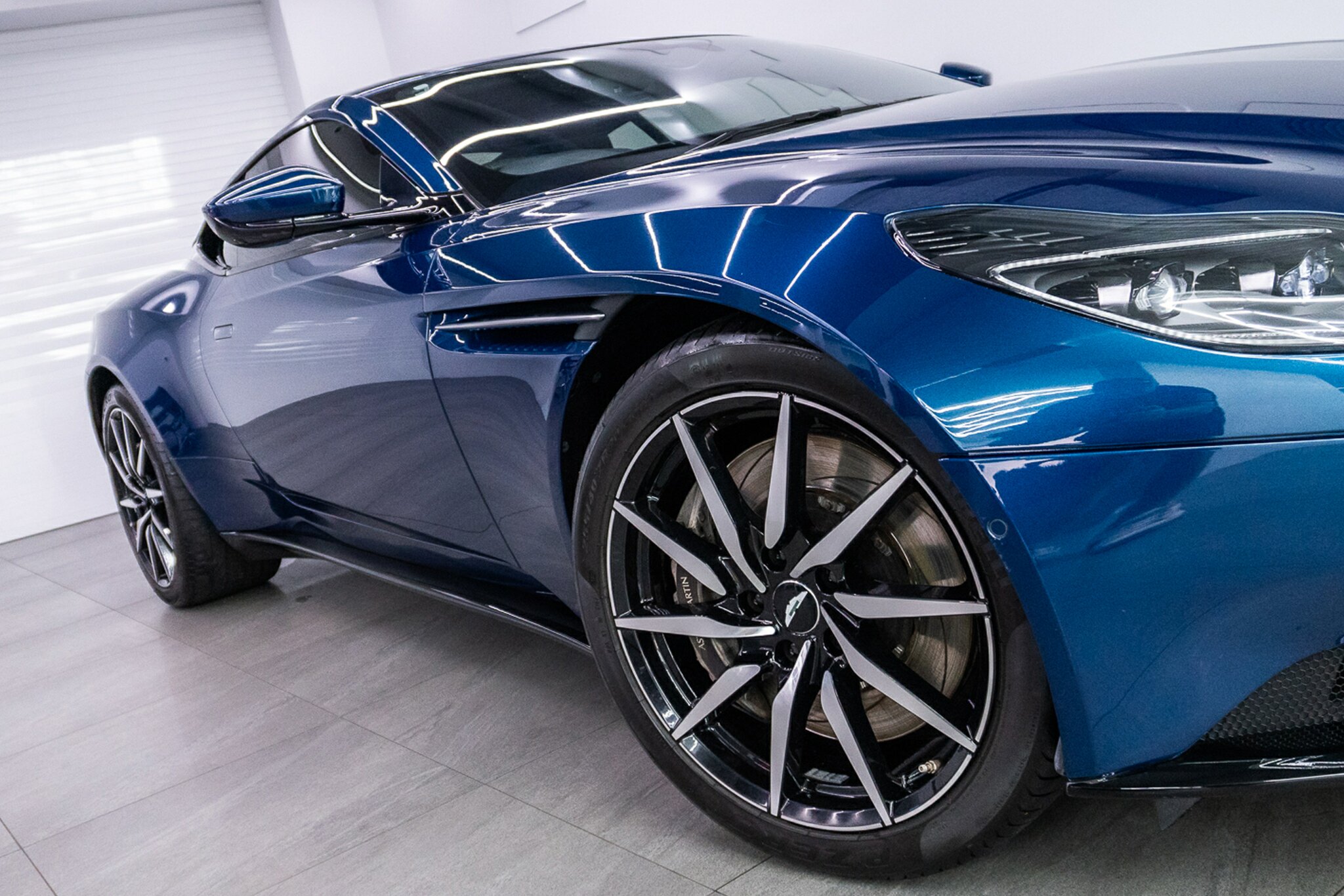 2017 ASTON MARTIN DB11 MY18.5 8 SP AUTO STEPTRONIC SPRT SEDAN
