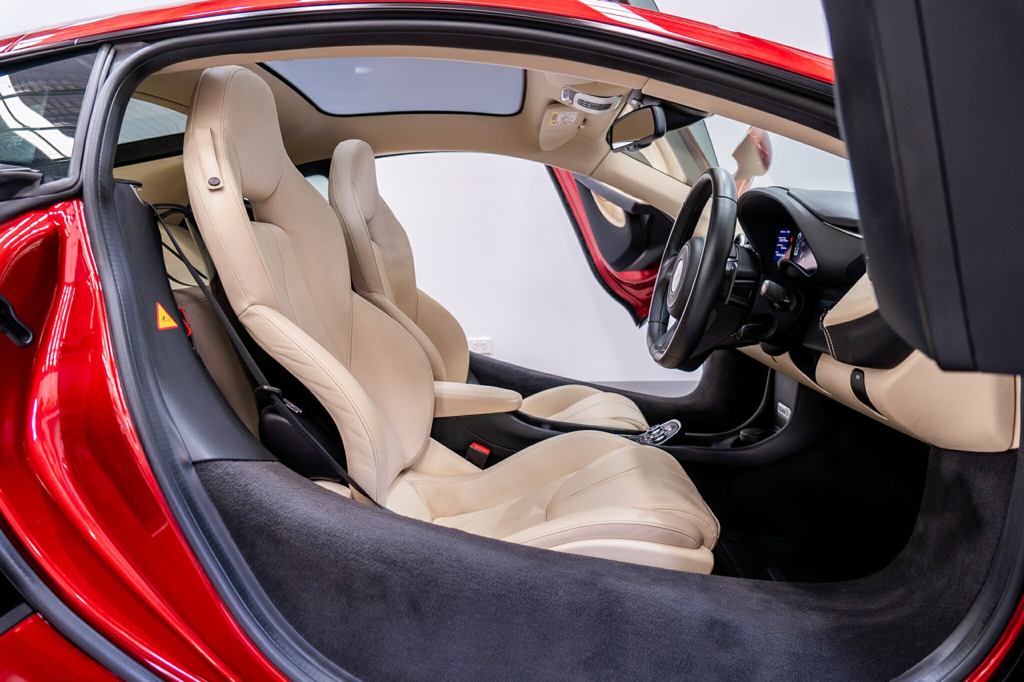 2016 McLAREN 570GT MY17 7 SP AUTO DUAL CLUTCH SEDAN