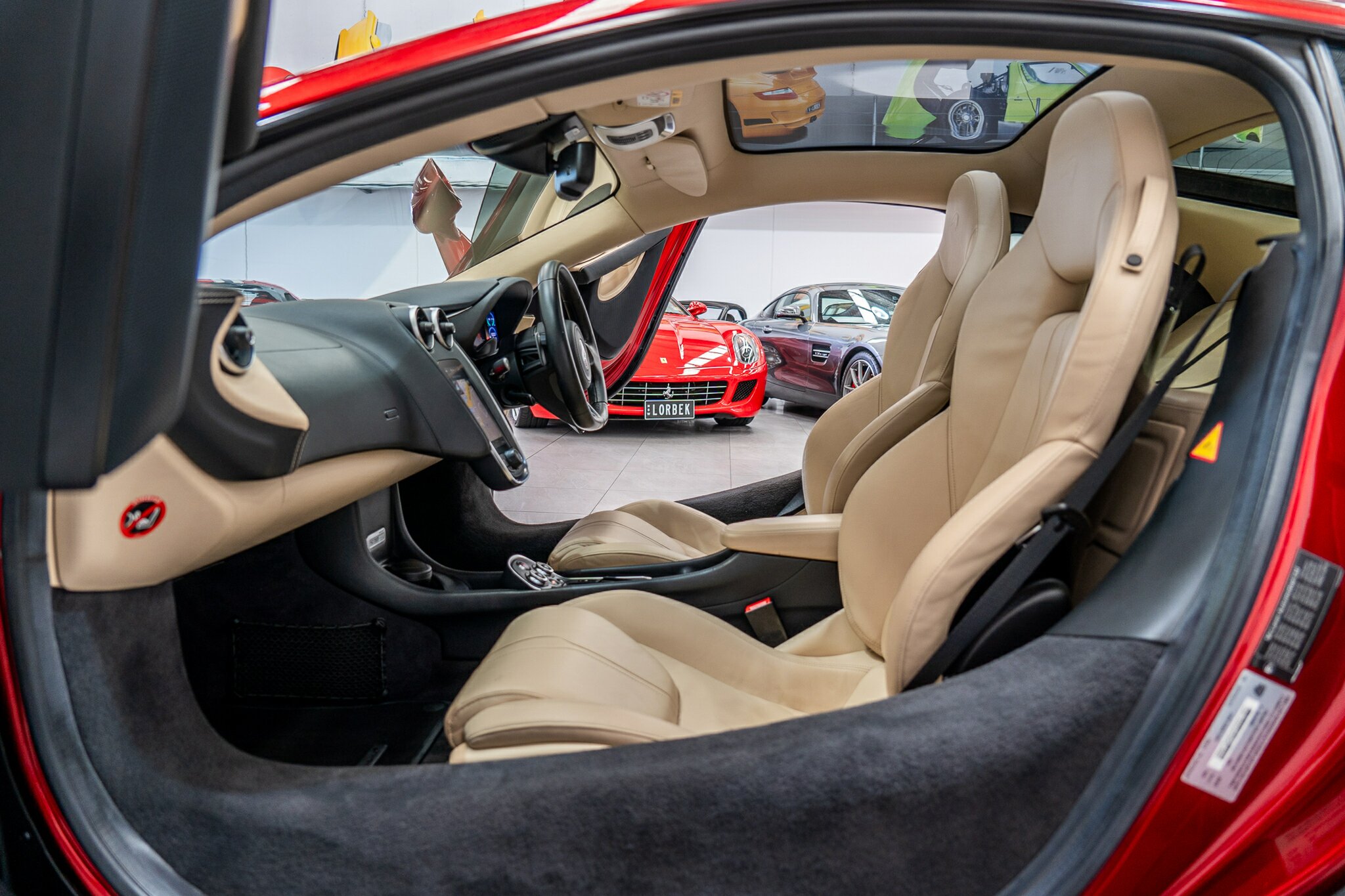 2016 McLAREN 570GT MY17 7 SP AUTO DUAL CLUTCH SEDAN
