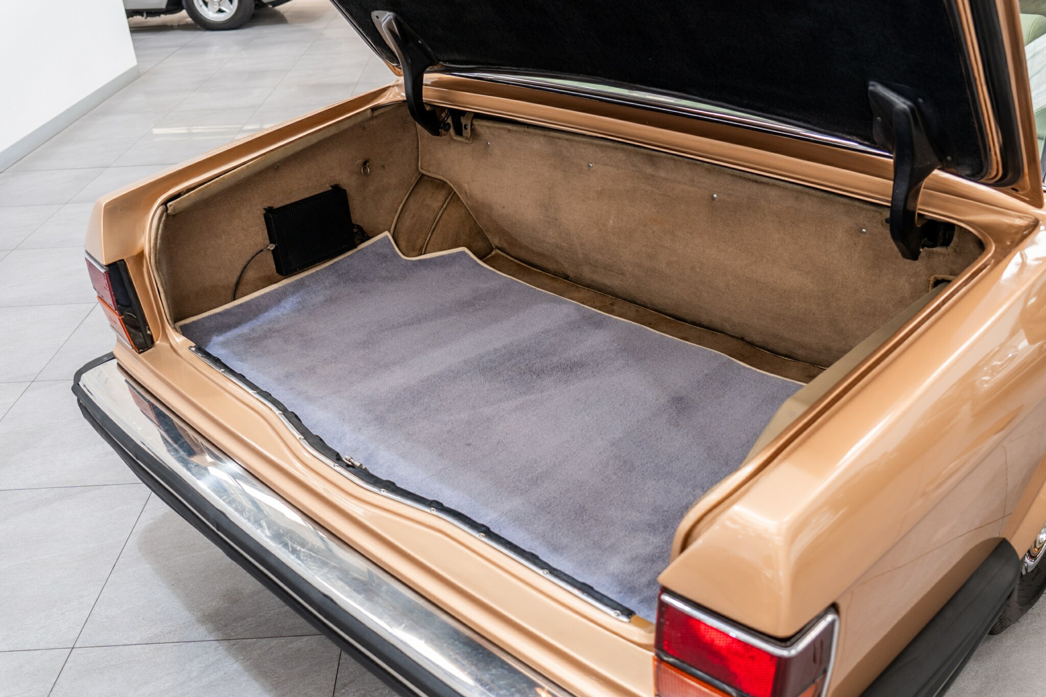 1982 BENTLEY MULSANNE 3 SP AUTOMATIC 4D SALOON