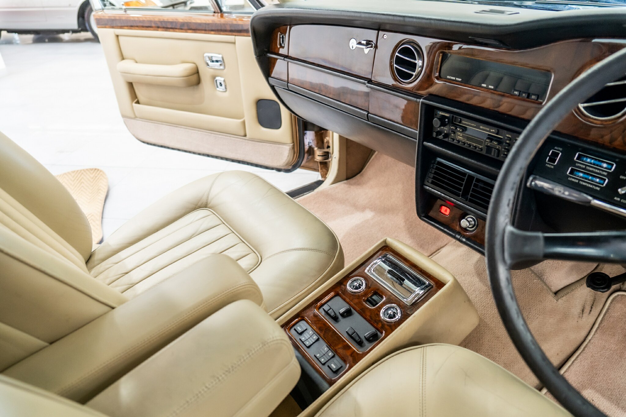 1982 BENTLEY MULSANNE 3 SP AUTOMATIC 4D SALOON