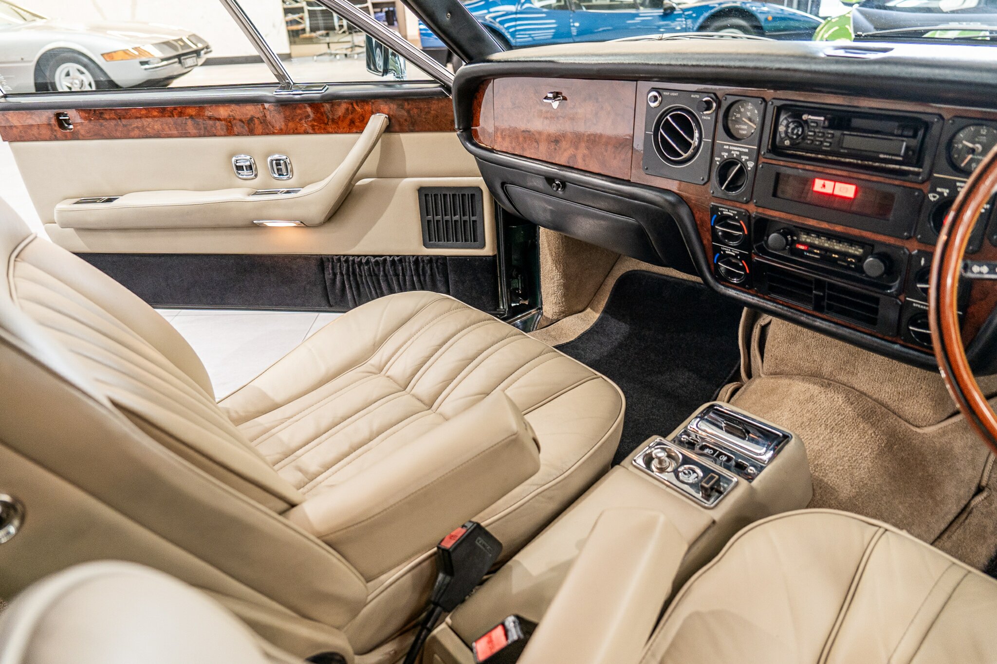 1981 ROLLS-ROYCE CAMARGUE (PININFARINA) 3 SP AUTOMATIC 2D SALOON