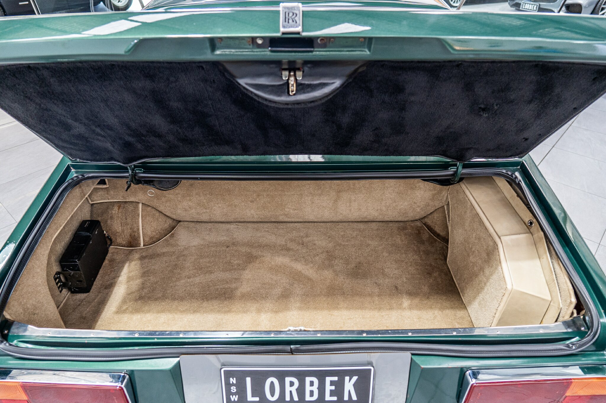 1981 ROLLS-ROYCE CAMARGUE (PININFARINA) 3 SP AUTOMATIC 2D SALOON