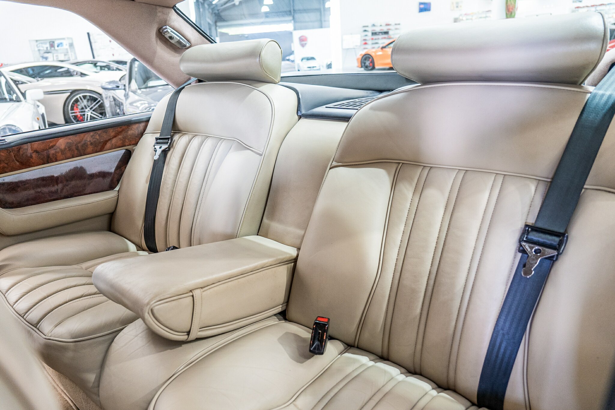 1981 ROLLS-ROYCE CAMARGUE (PININFARINA) 3 SP AUTOMATIC 2D SALOON