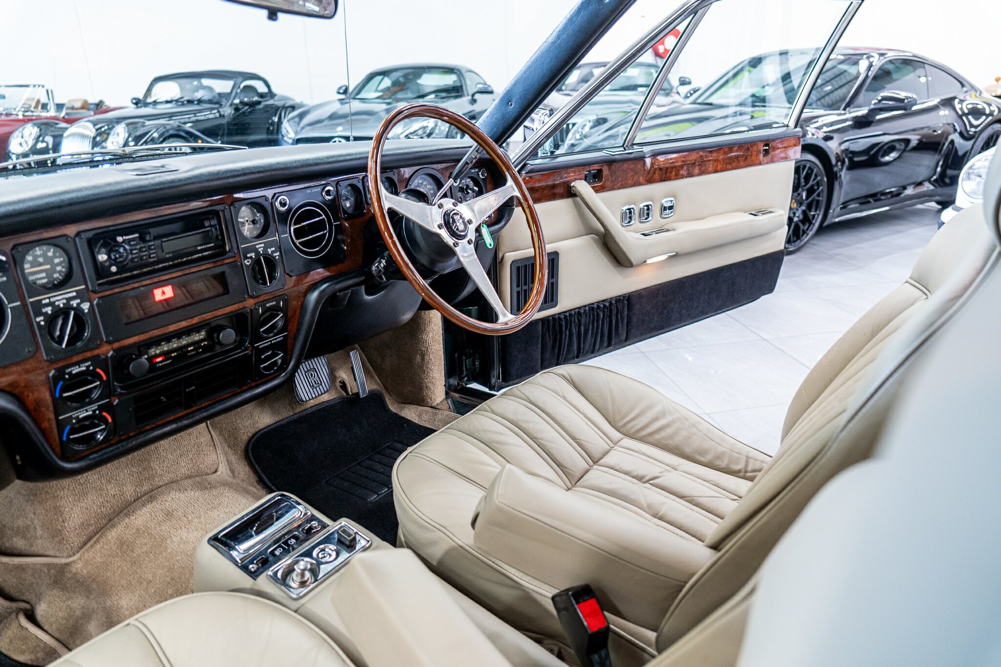 1981 ROLLS-ROYCE CAMARGUE (PININFARINA) 3 SP AUTOMATIC 2D SALOON