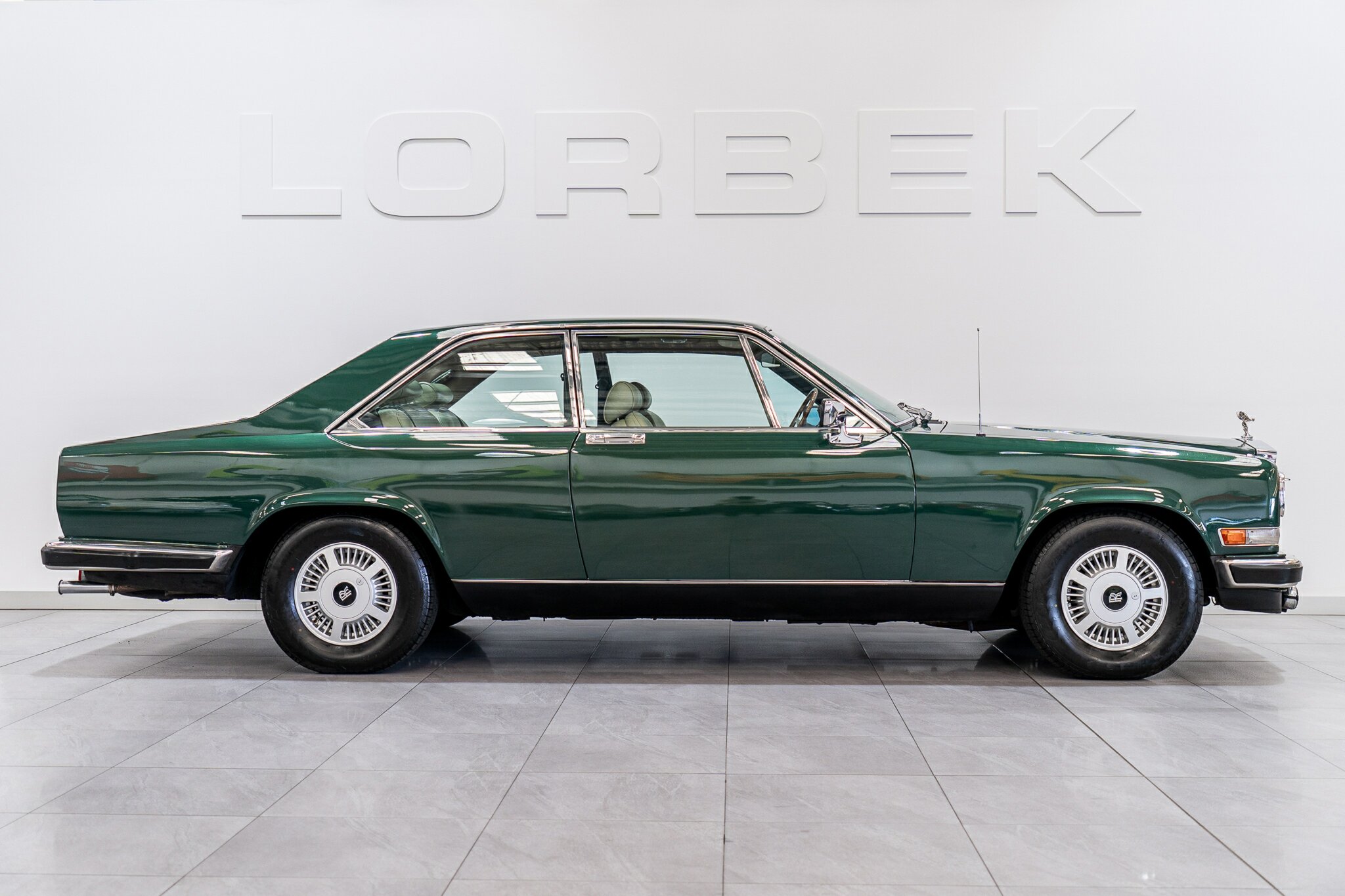1981 ROLLS-ROYCE CAMARGUE (PININFARINA) 3 SP AUTOMATIC 2D SALOON