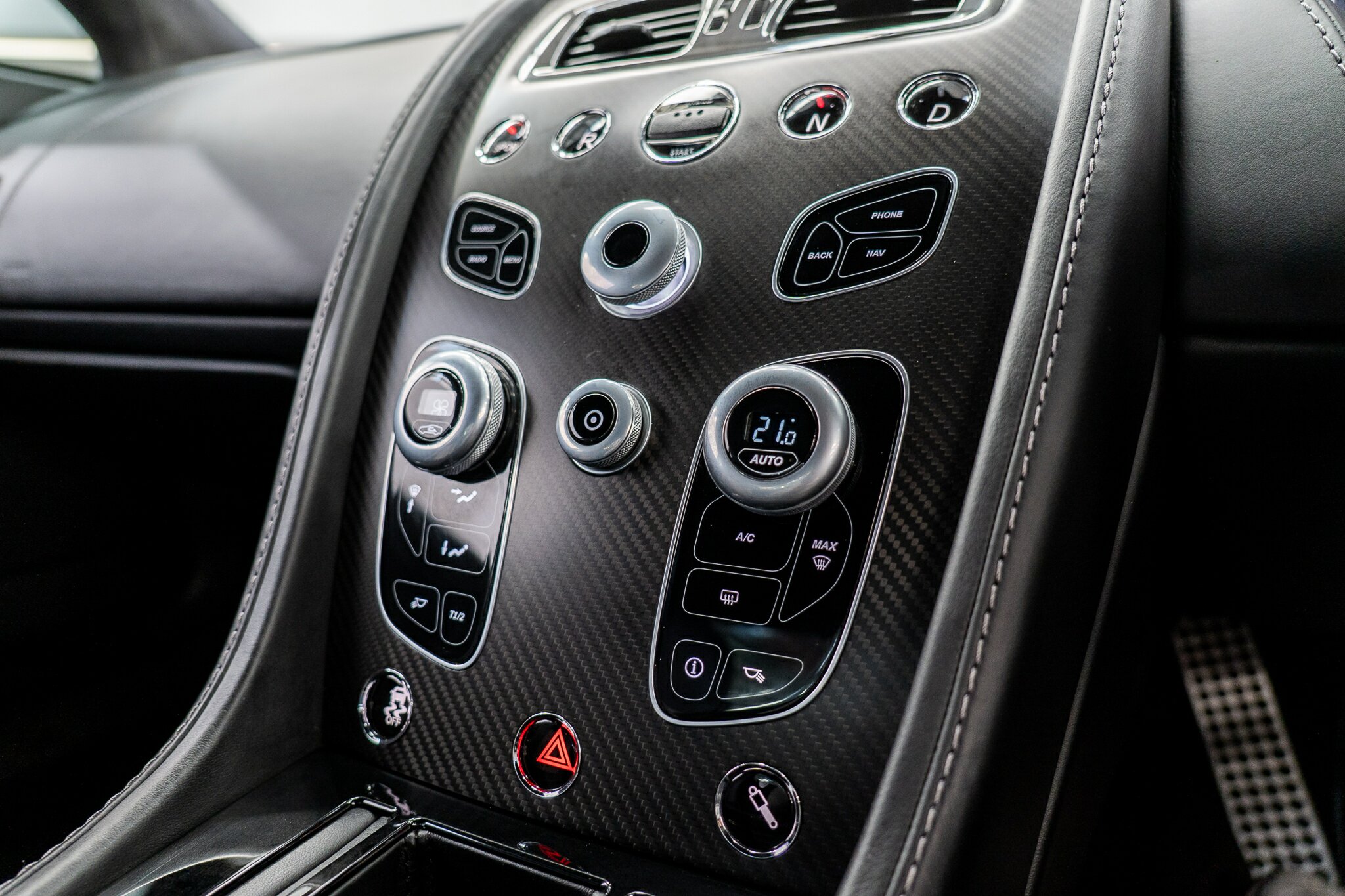 2015 ASTON MARTIN V12 VANTAGE S 7 SP AUTOMATIC 2D COUPE