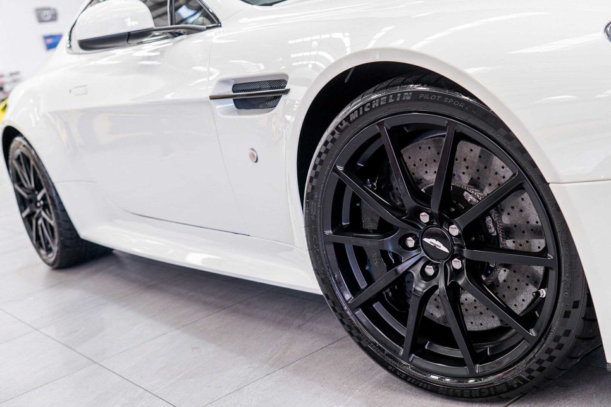 2015 ASTON MARTIN V12 VANTAGE S 7 SP AUTOMATIC 2D COUPE