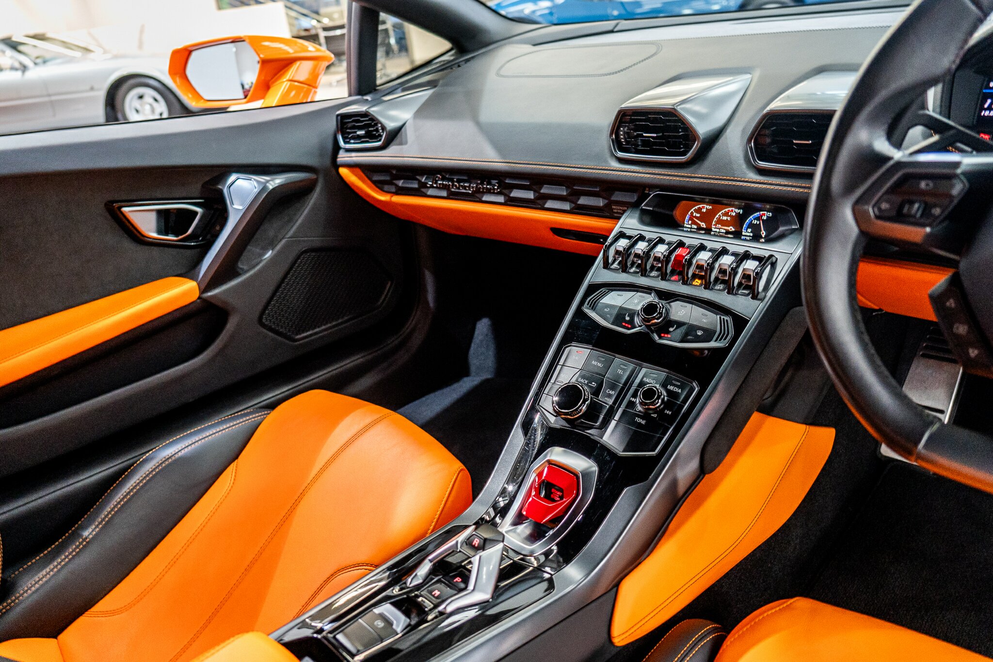 2014 LAMBORGHINI HURACAN 724 LP 610-4 (AWD) 7 SP AUTOMATIC SEDAN