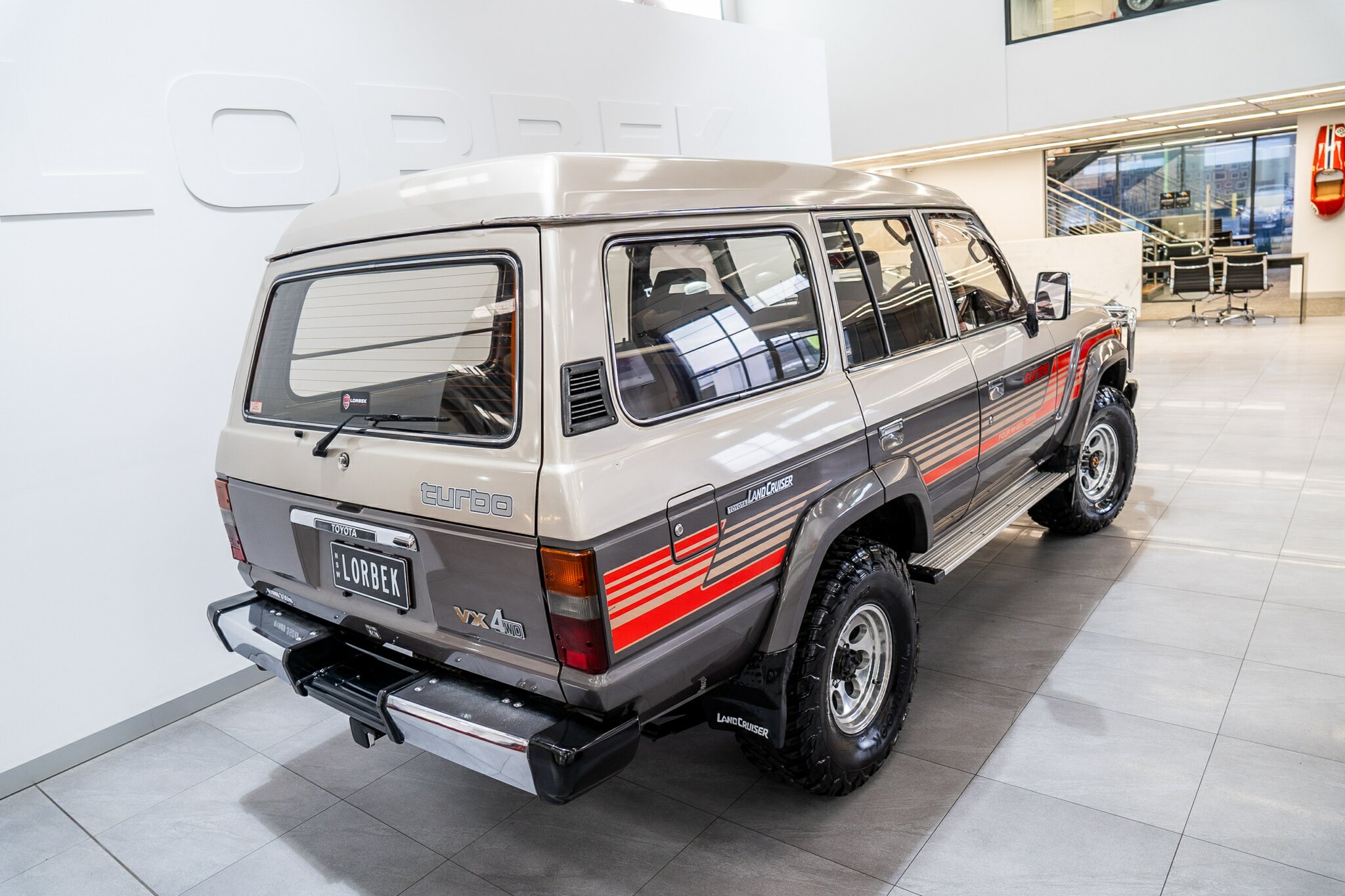 1988 TOYOTA LANDCRUISER VX TURBO (4X4) 4 SP AUTOMATIC 4D WAGON