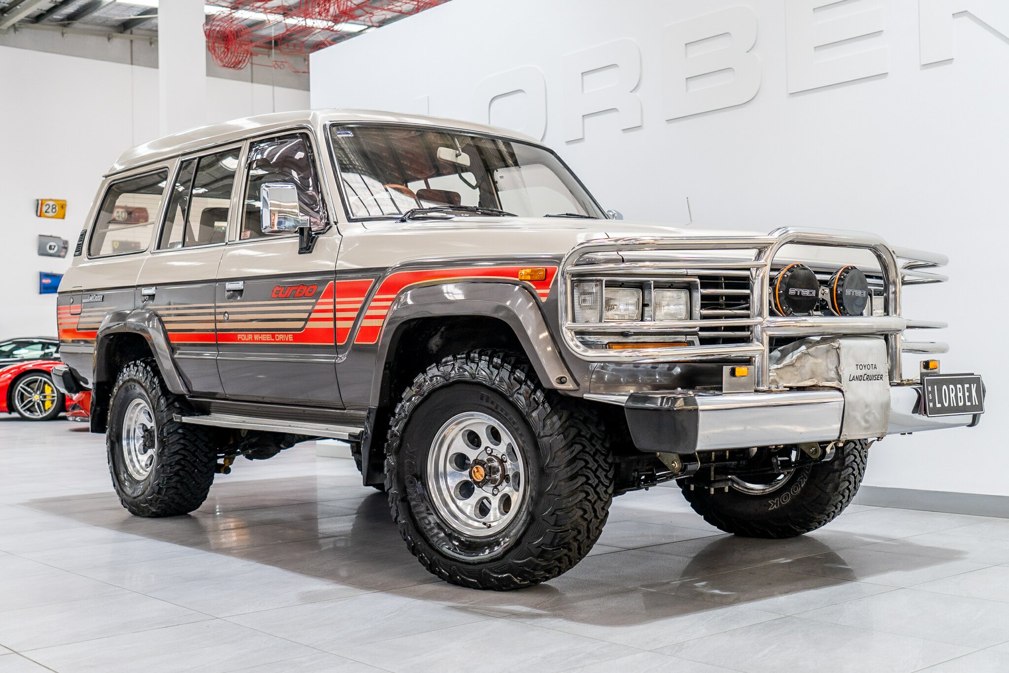 1988 TOYOTA LANDCRUISER VX TURBO (4X4) 4 SP AUTOMATIC 4D WAGON