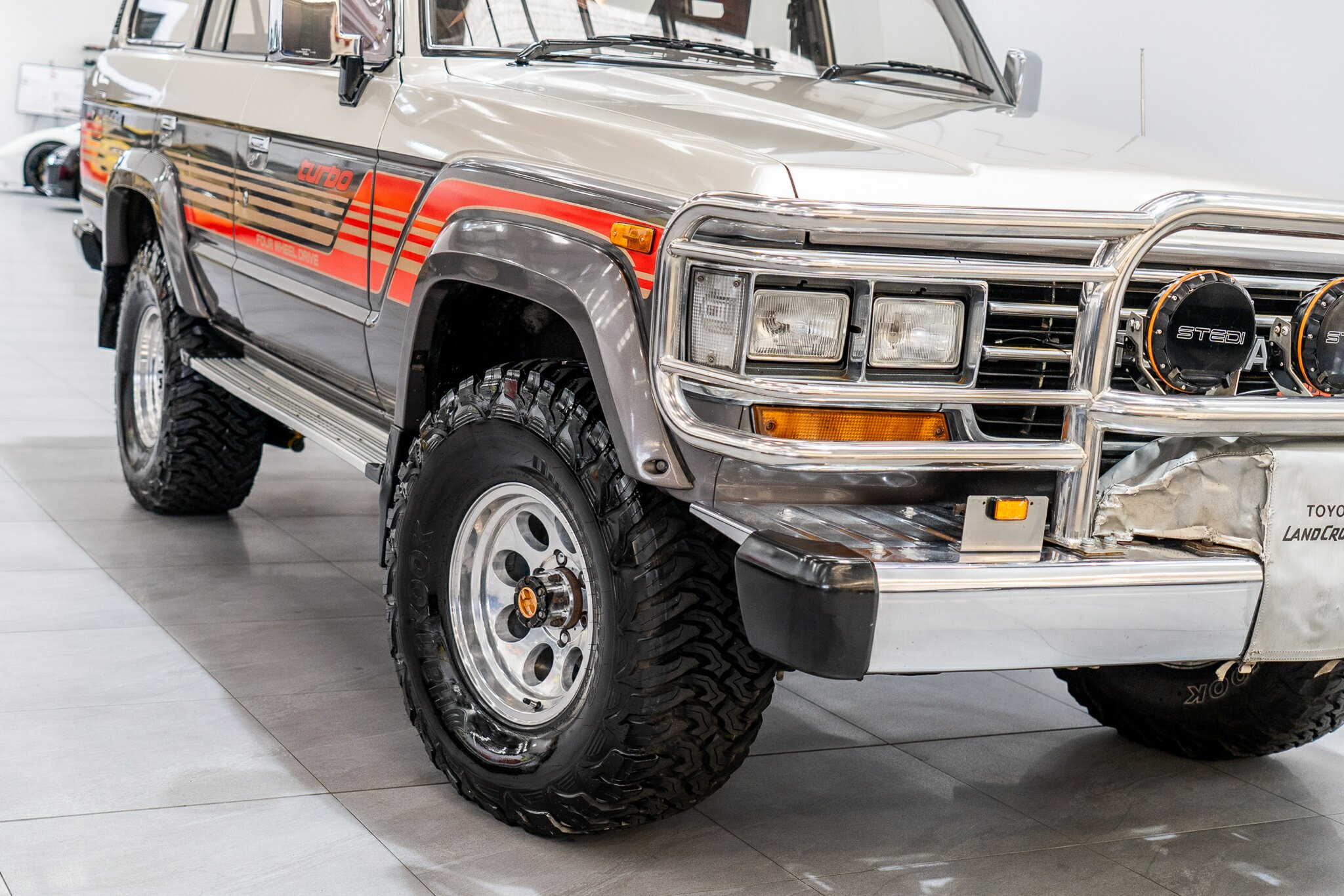1988 TOYOTA LANDCRUISER VX TURBO (4X4) 4 SP AUTOMATIC 4D WAGON