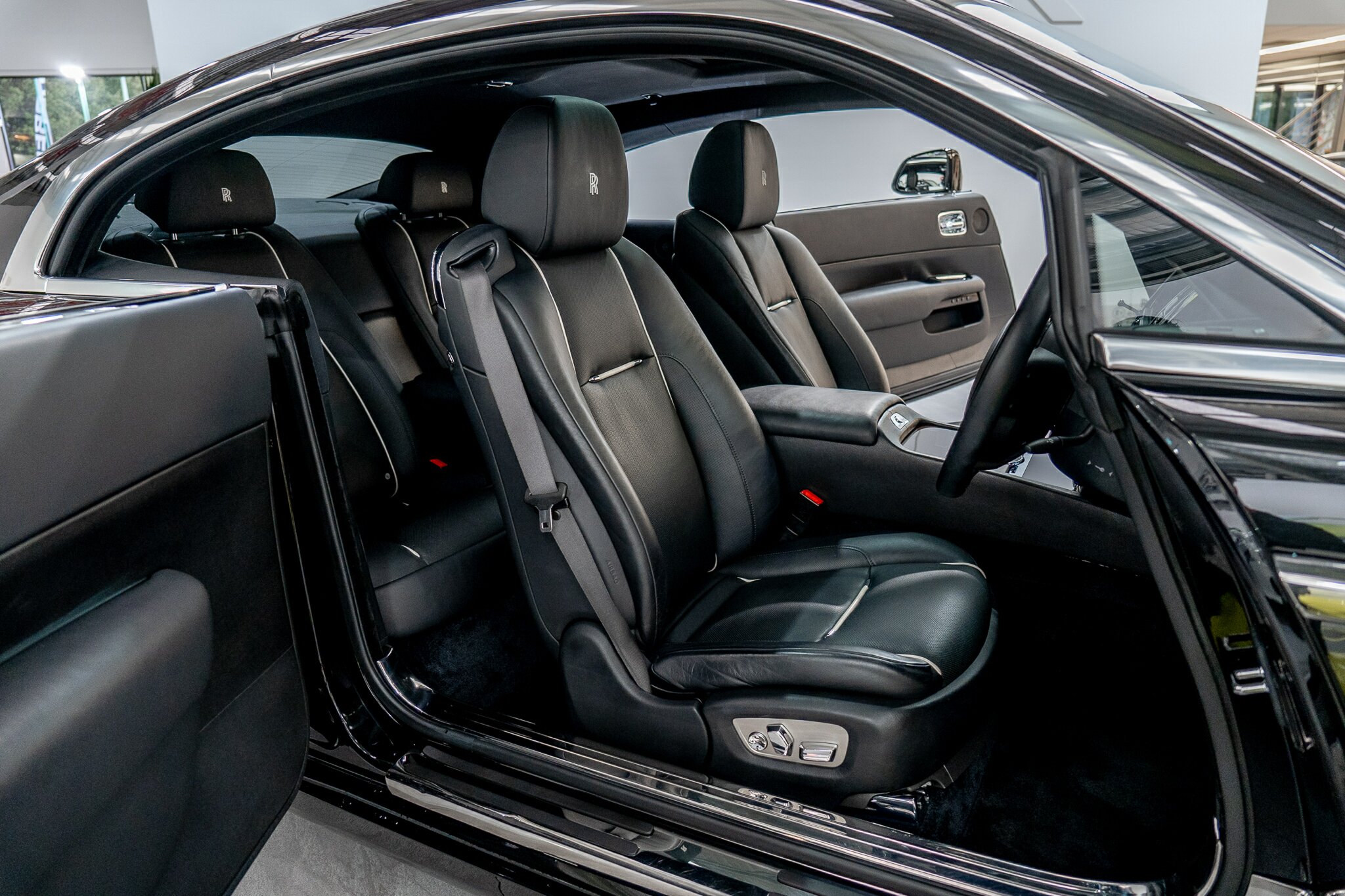 2014 ROLLS-ROYCE WRAITH 8 SP AUTOMATIC SEDAN