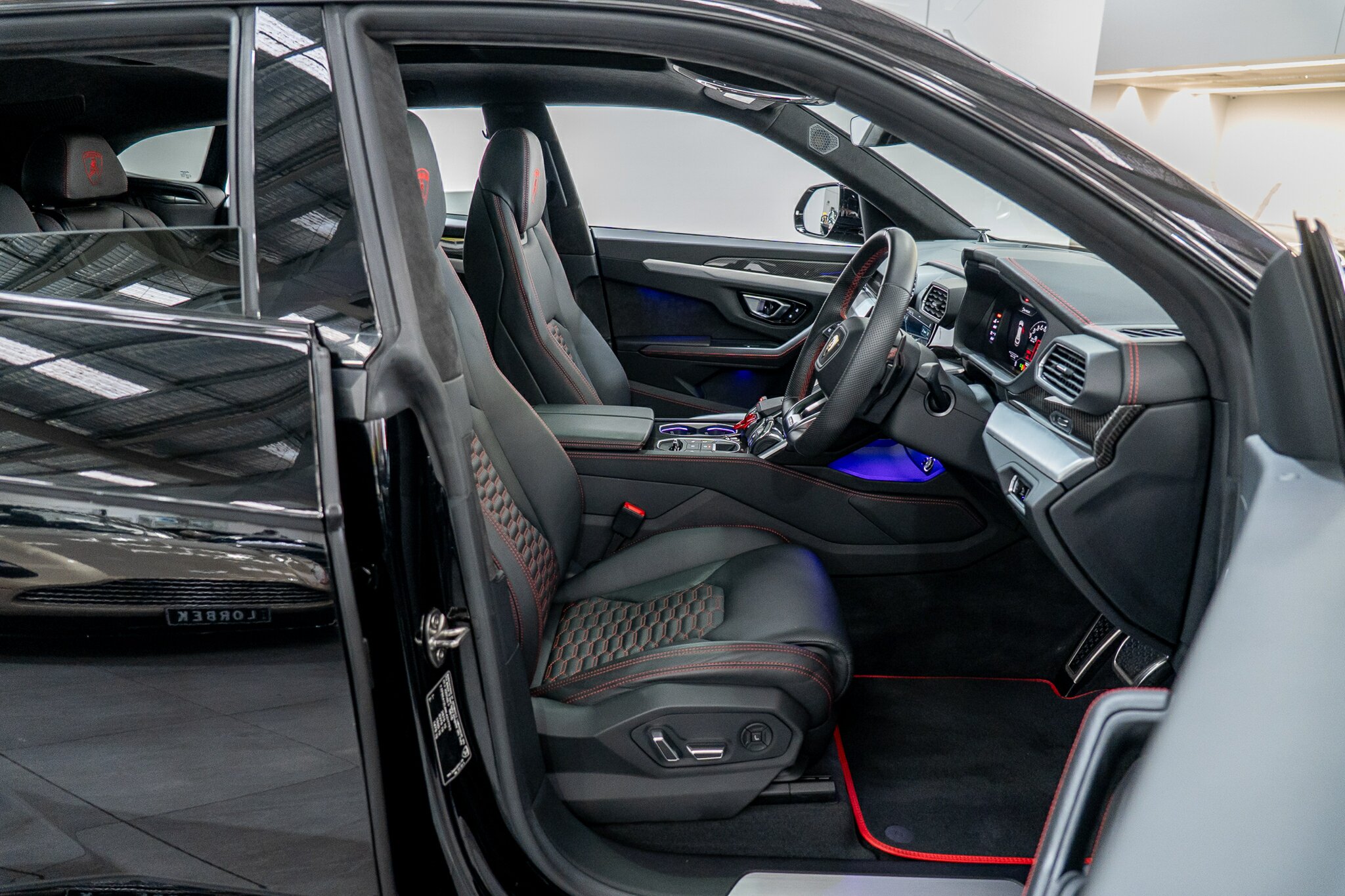2022 LAMBORGHINI URUS 636 MY22 8 SP AUTOMATIC 4D WAGON