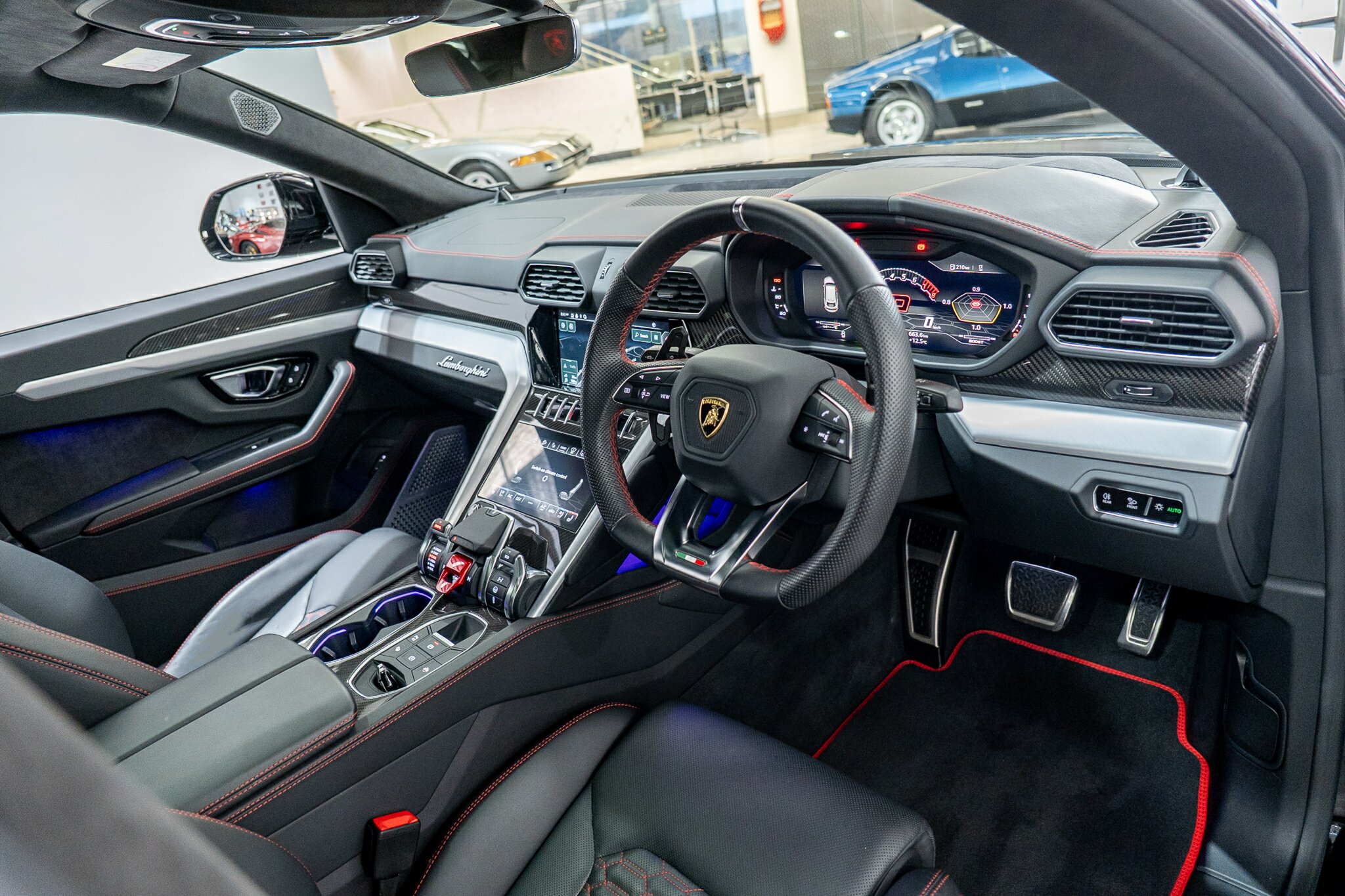 2022 LAMBORGHINI URUS 636 MY22 8 SP AUTOMATIC 4D WAGON