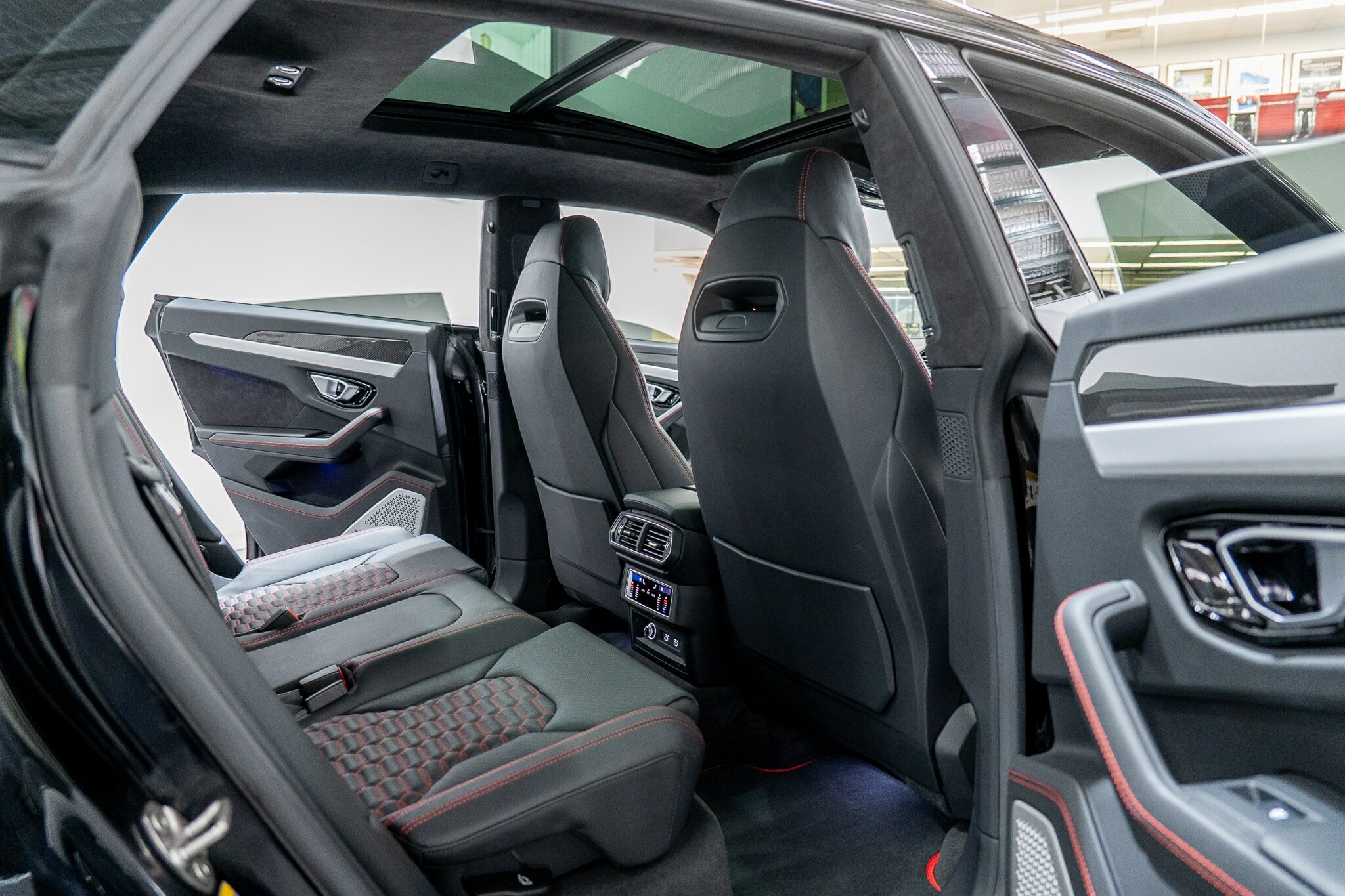 2022 LAMBORGHINI URUS 636 MY22 8 SP AUTOMATIC 4D WAGON